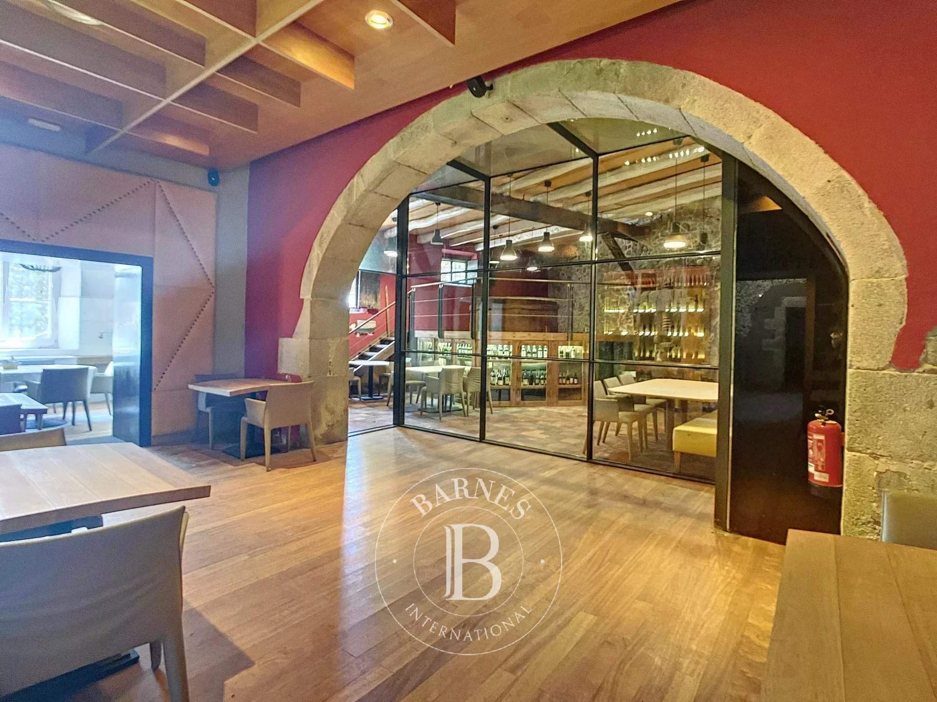 Sant Andreu de Llavaneres  - Finca 10 Cuartos 10 Habitaciones - picture 1