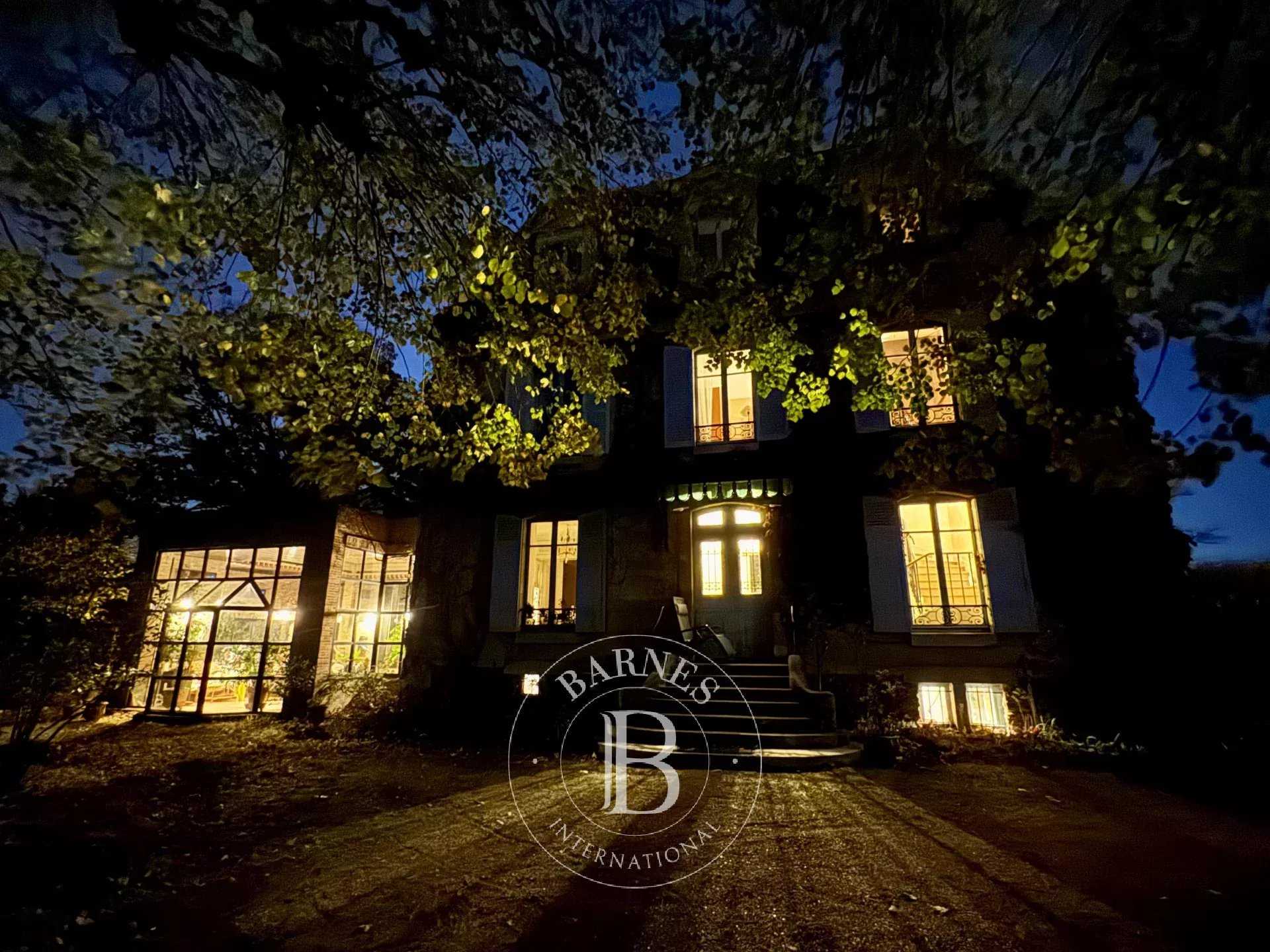 Croissy-sur-Seine  - Maison 10 Pi&egrave;ces 5 Chambres