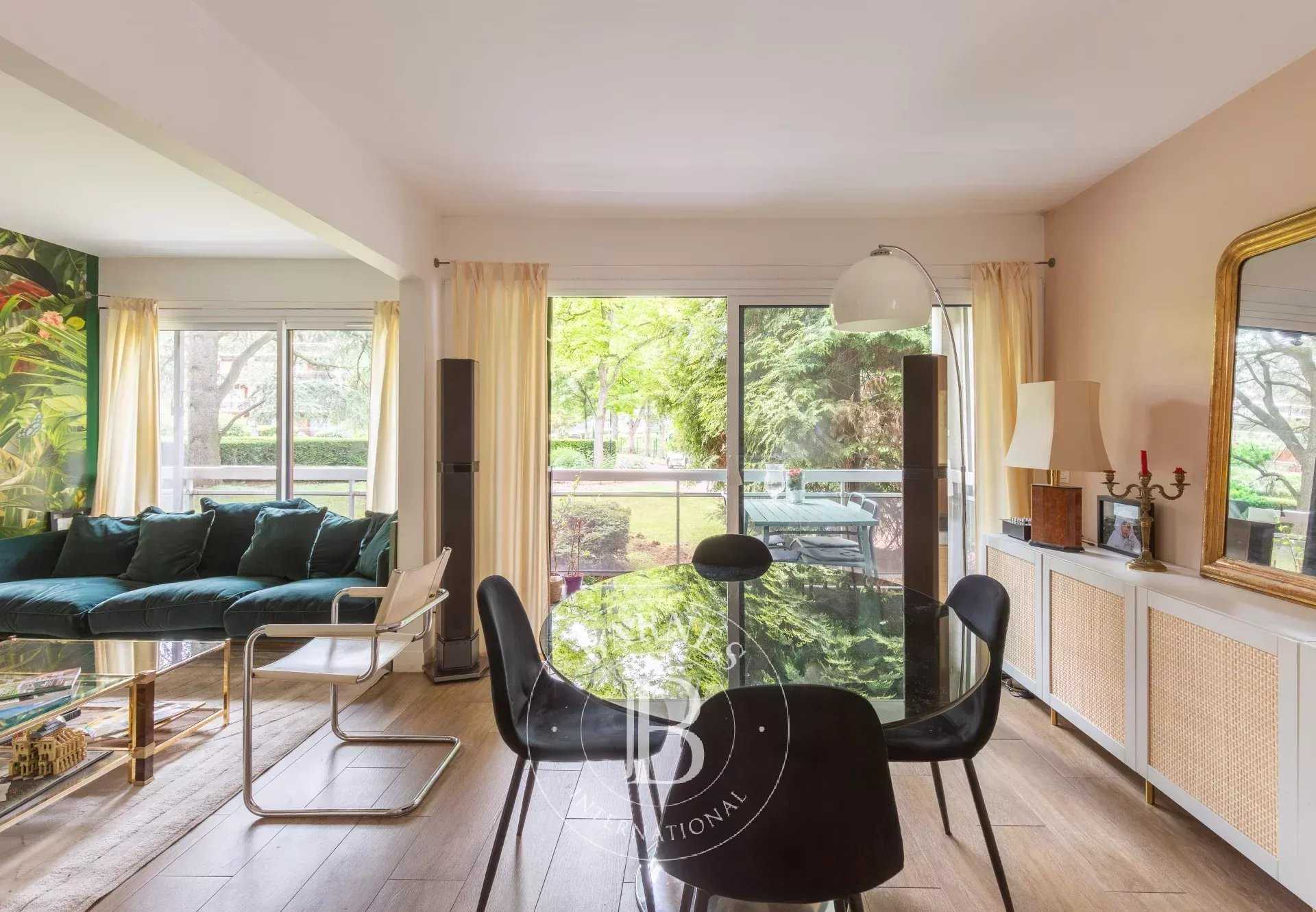 Saint-Germain-en-Laye  - Appartement 5 Pi&egrave;ces 3 Chambres