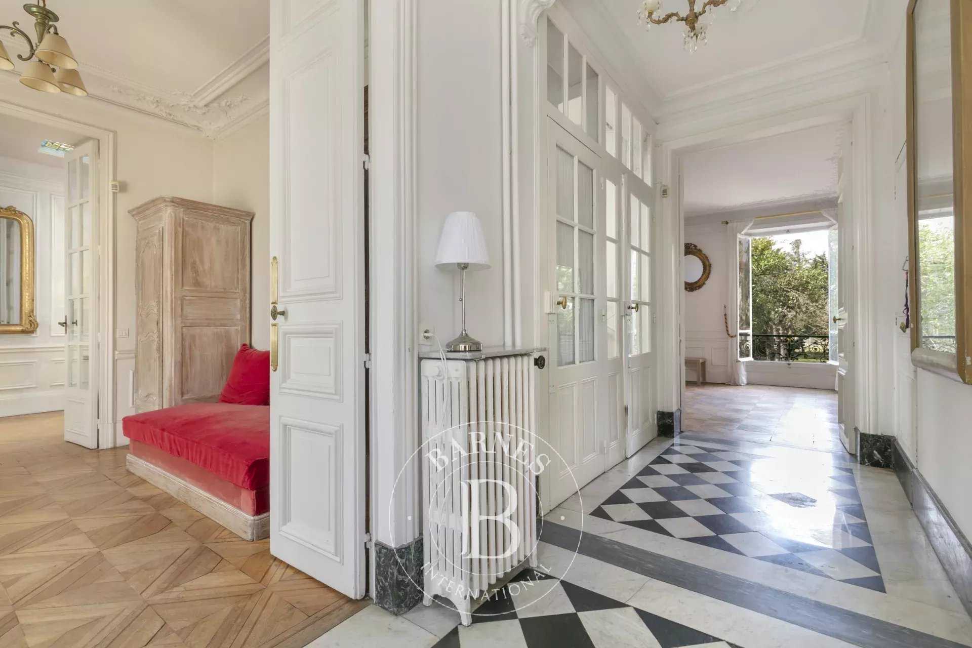 Chatou  - Hôtel particulier 10 Pi&egrave;ces 7 Chambres