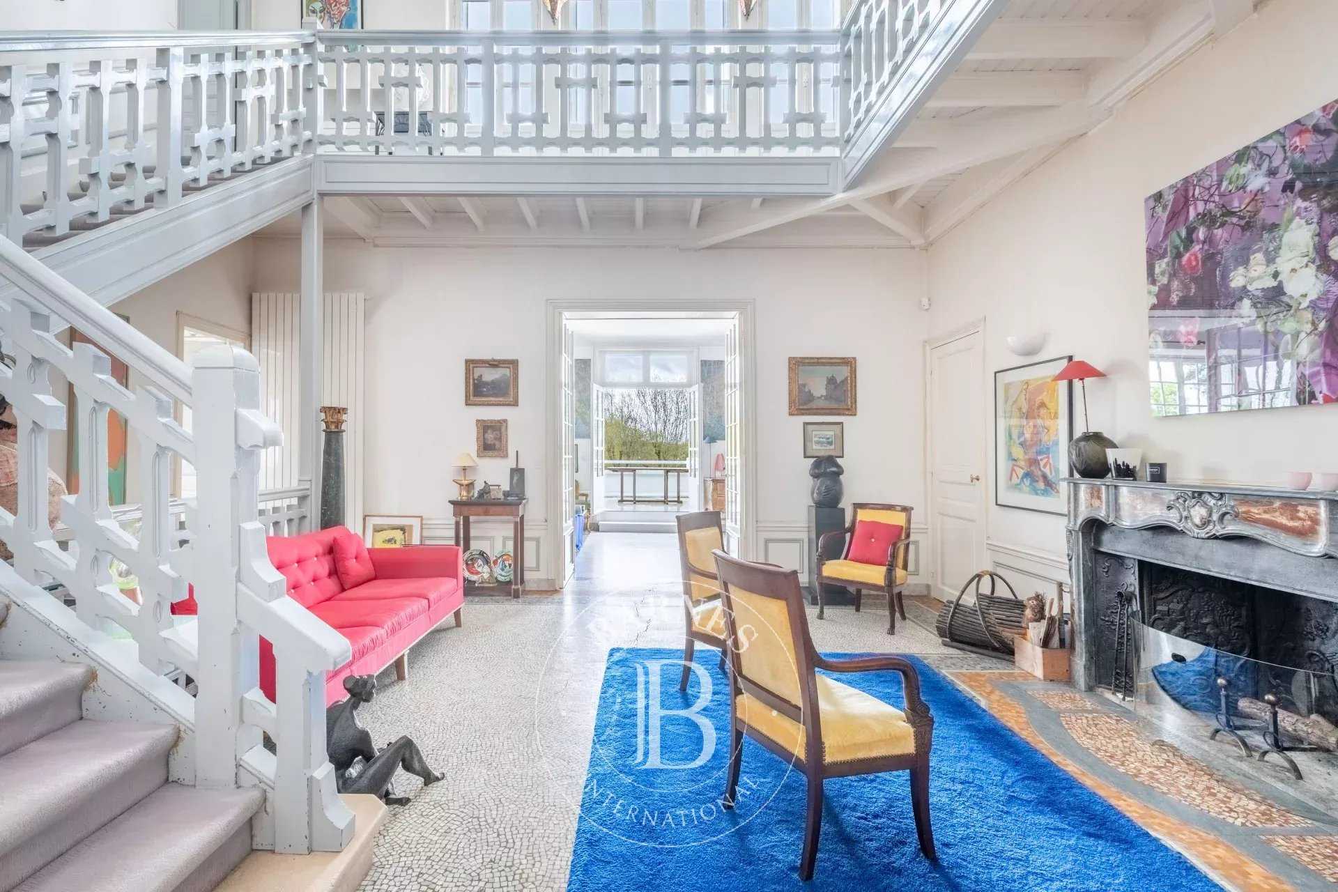 Vaux-sur-Seine  - Propriété 12 Pi&egrave;ces 7 Chambres