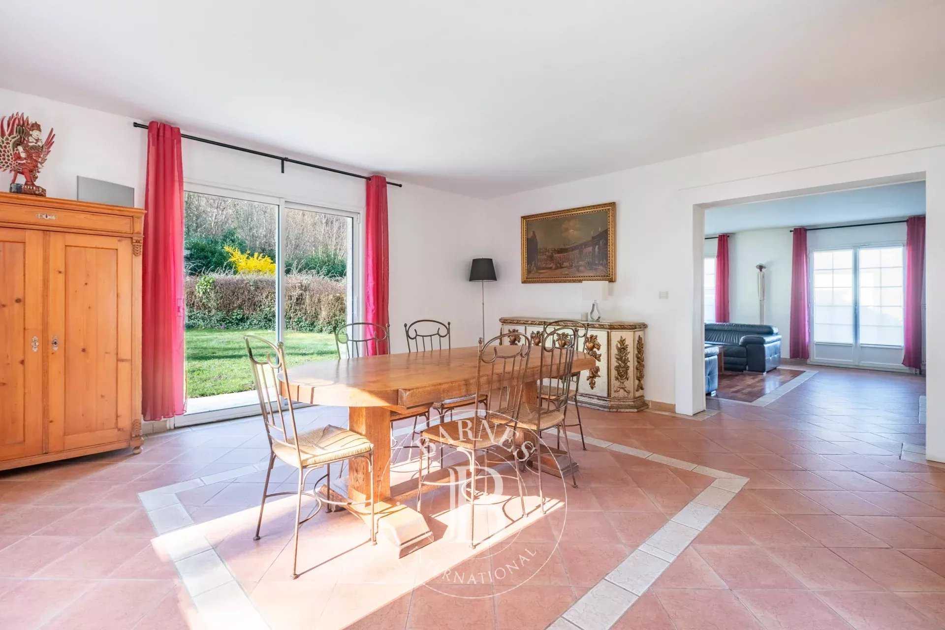 Aigremont  - Maison 7 Pi&egrave;ces 5 Chambres