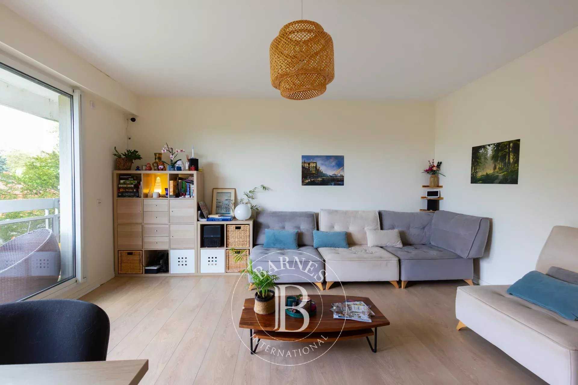 Chatou  - Appartement 3 Pi&egrave;ces 2 Chambres