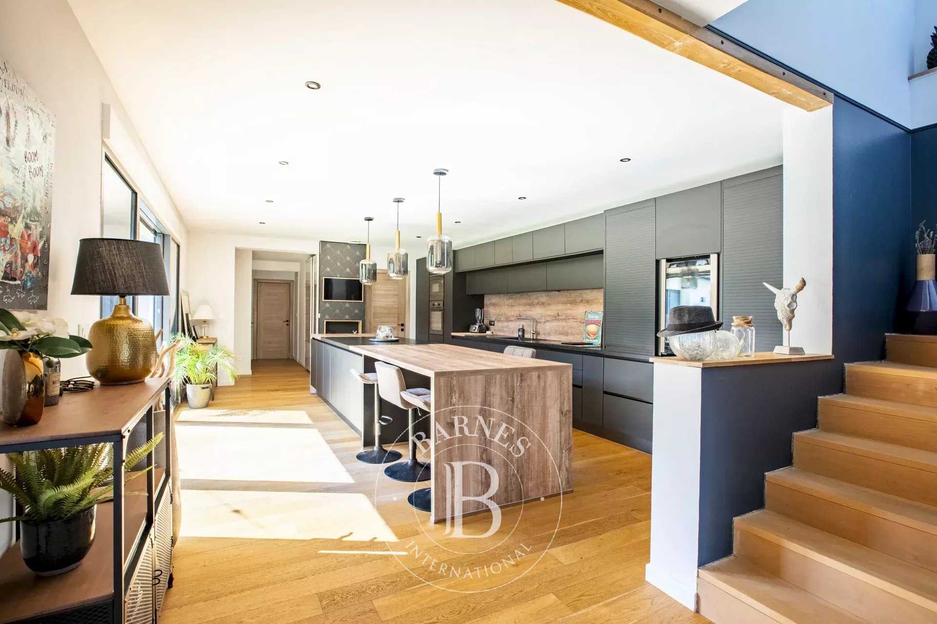 Croissy-sur-Seine  - Maison 7 Pièces 4 Chambres