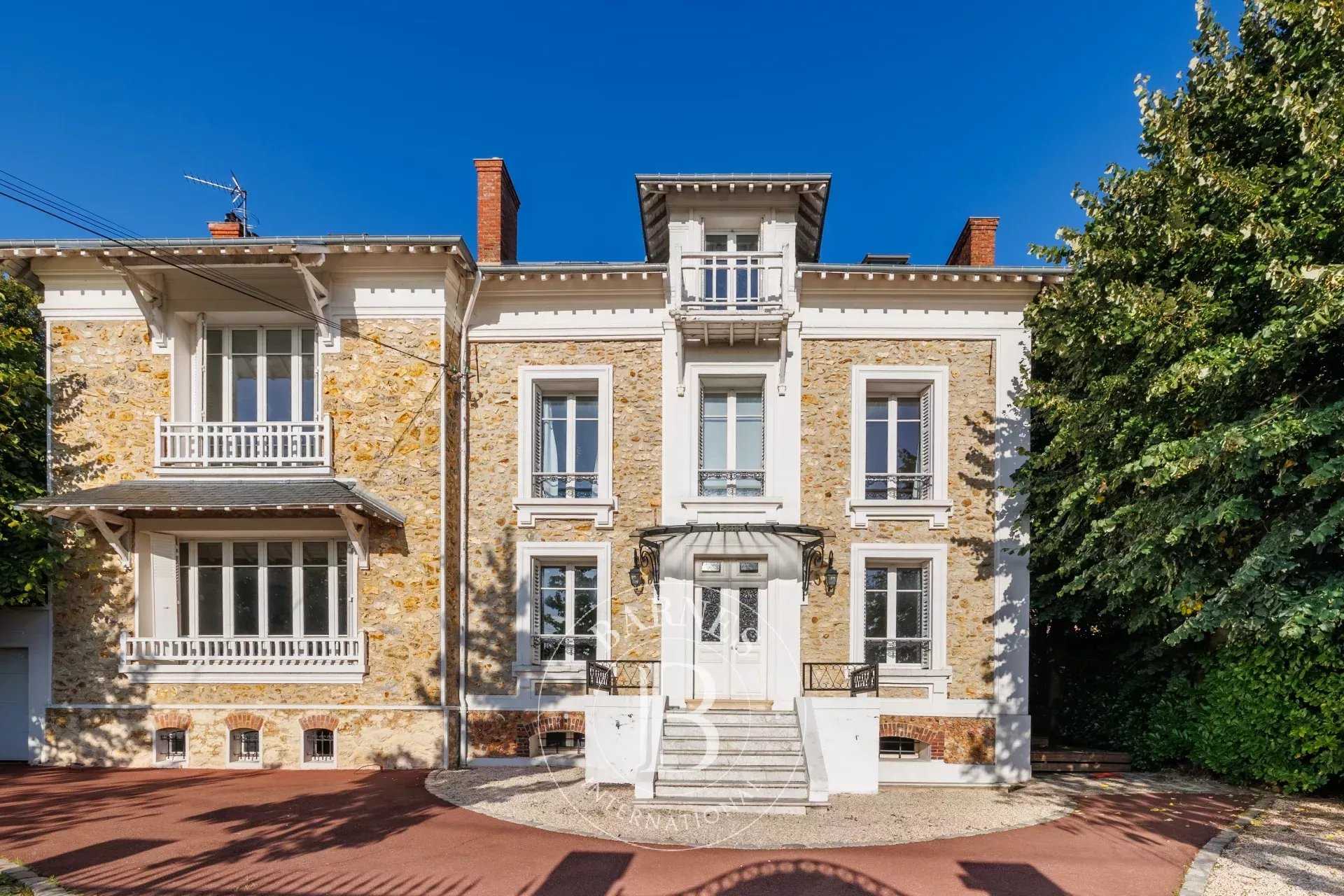 Triel-sur-Seine  - Maison 8 Pièces 5 Chambres
