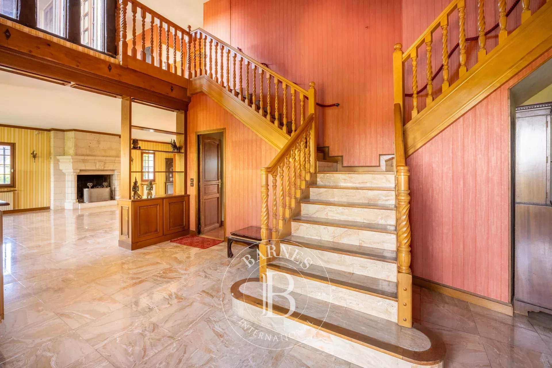 Médan  - Maison 10 Pièces 6 Chambres