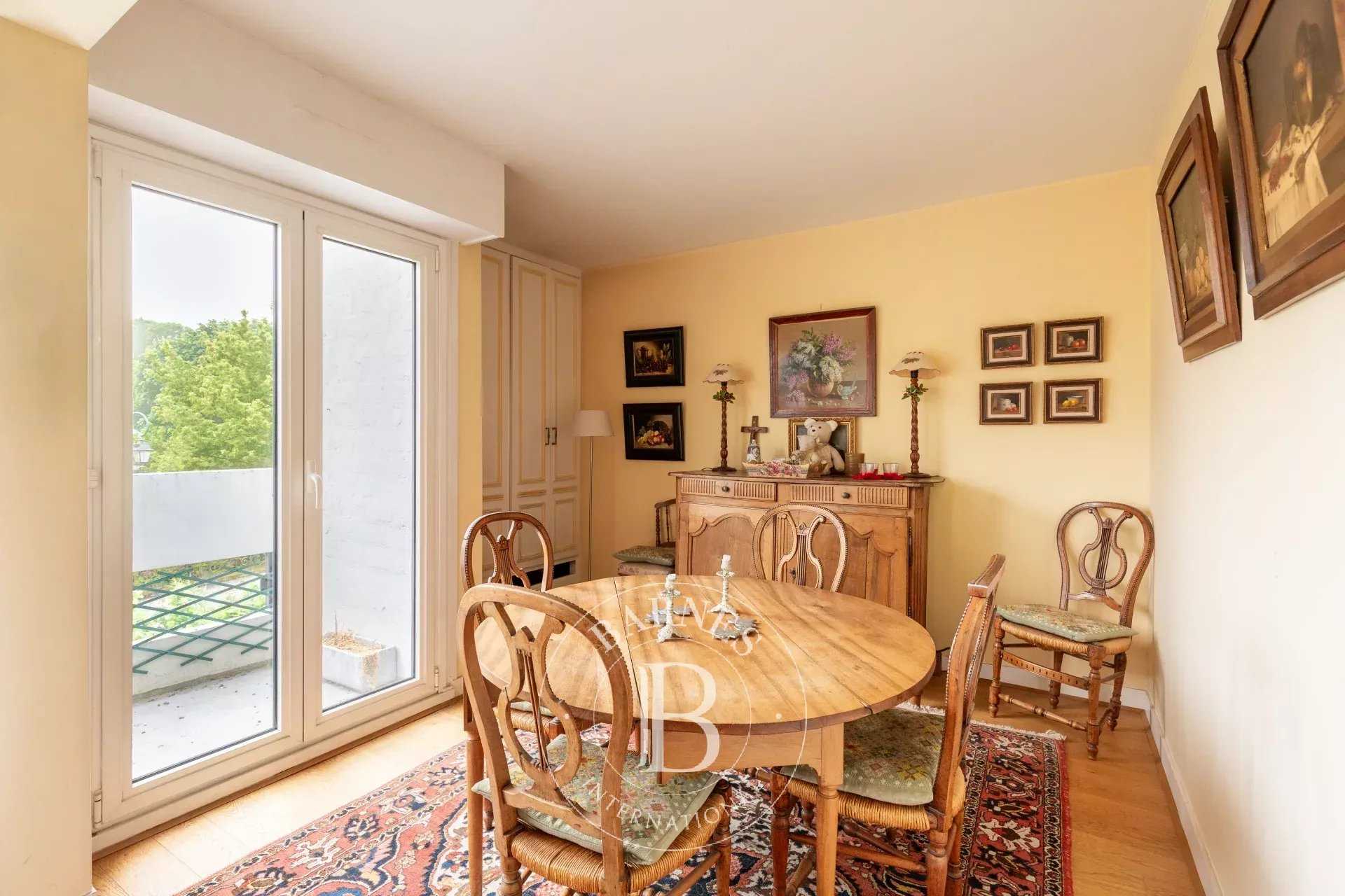 Saint-Germain-en-Laye  - Appartement 8 Pi&egrave;ces
