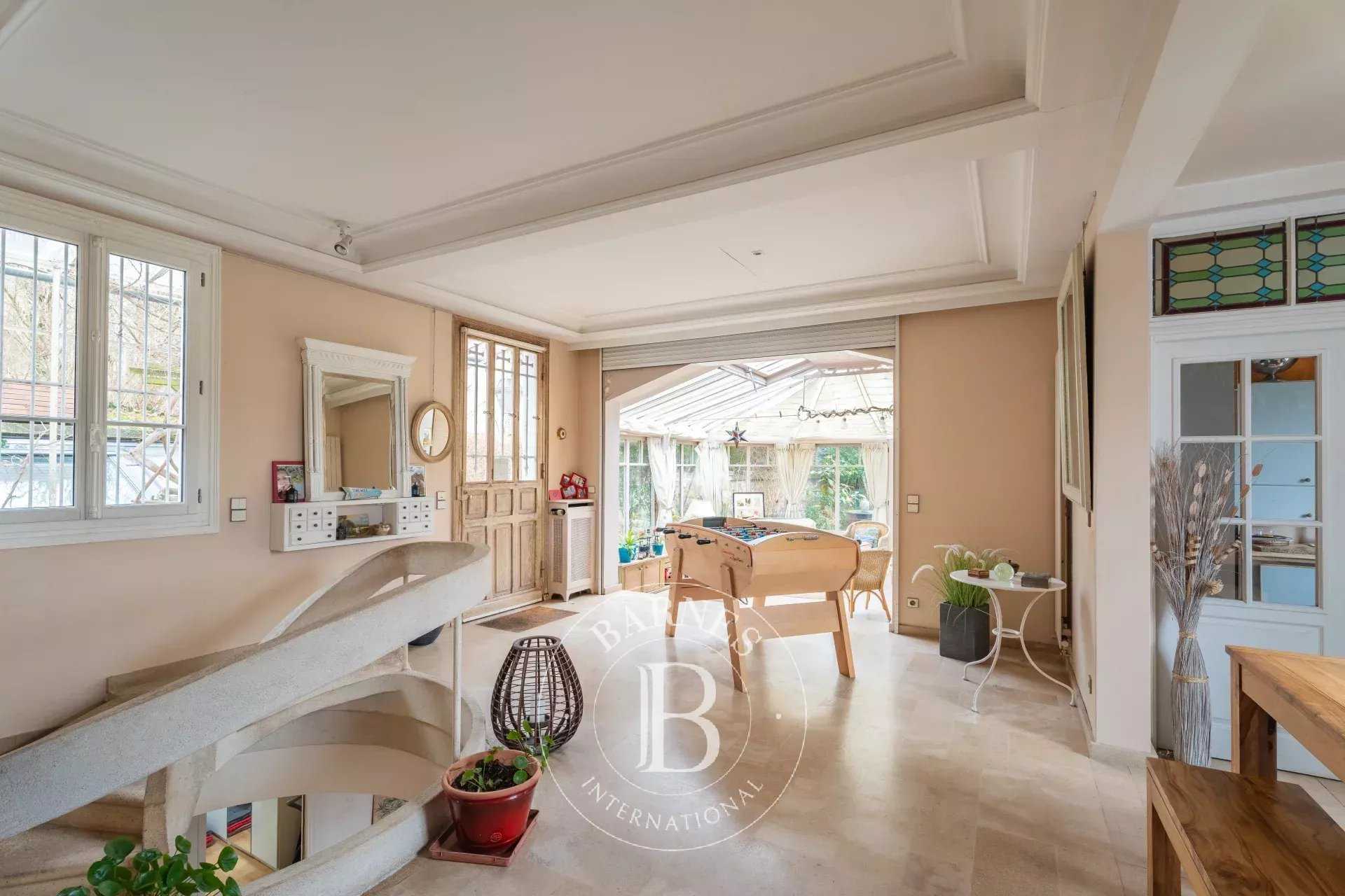 Chatou  - Maison 10 Pièces 5 Chambres