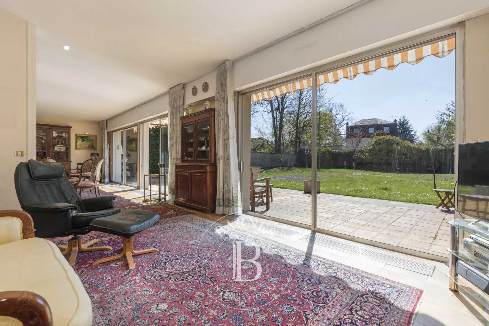 Le Vésinet  - Maison 8 Pièces 4 Chambres