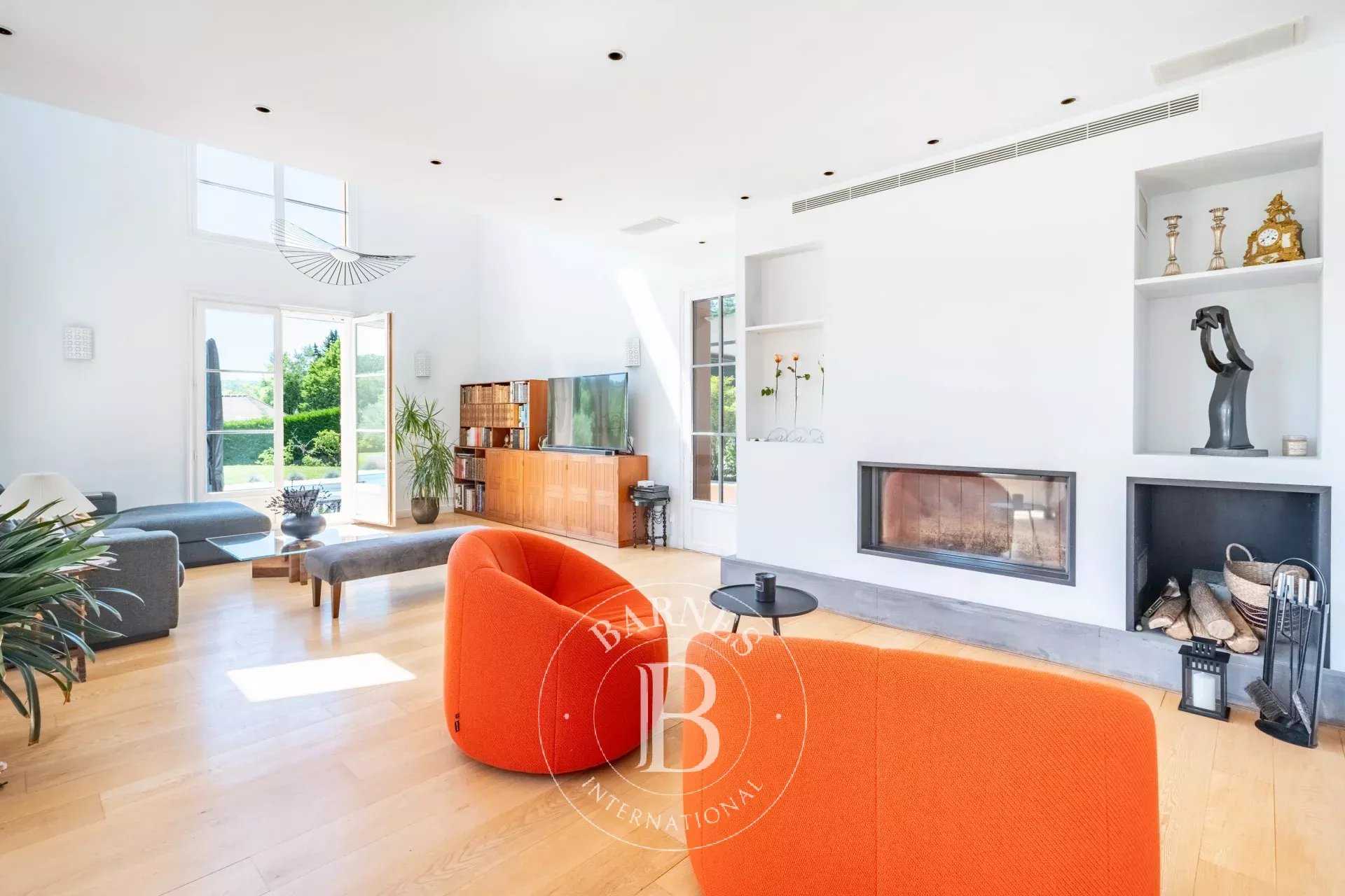 Saint-Germain-en-Laye  - House 5 Bedrooms