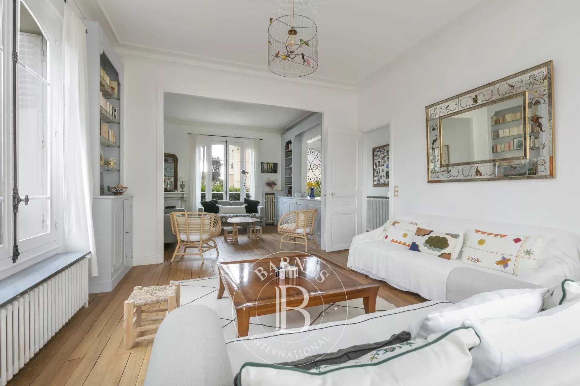 Chatou  - Maison 8 Pièces 6 Chambres