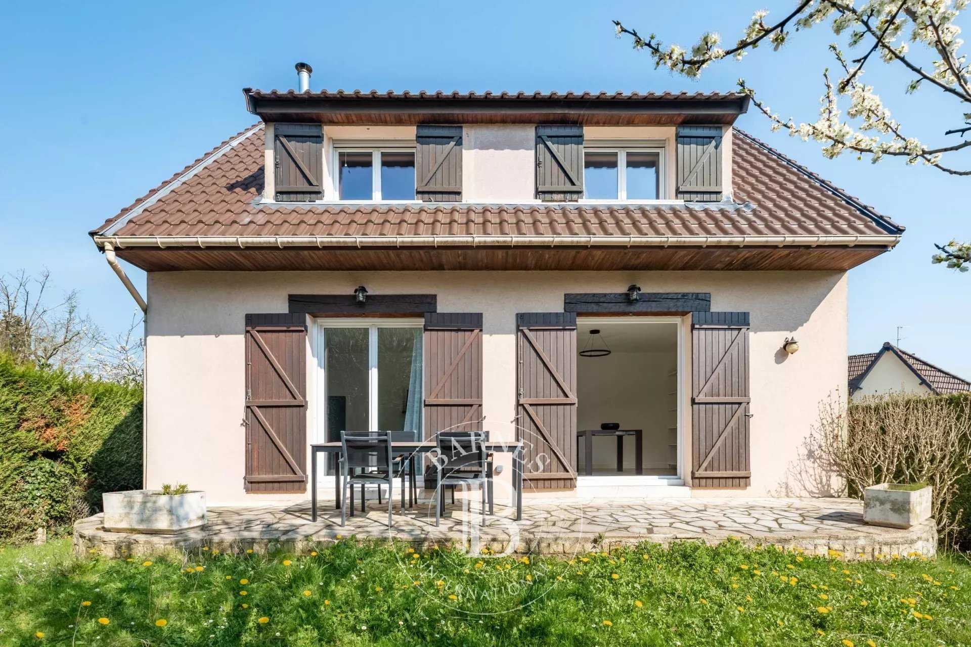 Saint-Germain-en-Laye  - Maison 6 Pi&egrave;ces 4 Chambres