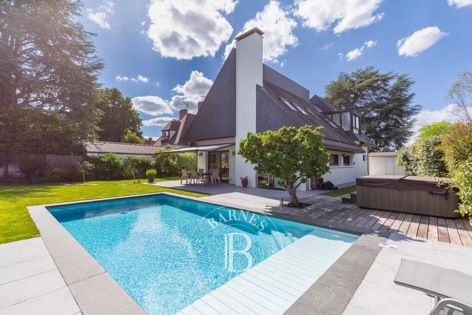 Saint-Germain-en-Laye  - House 5 Bedrooms