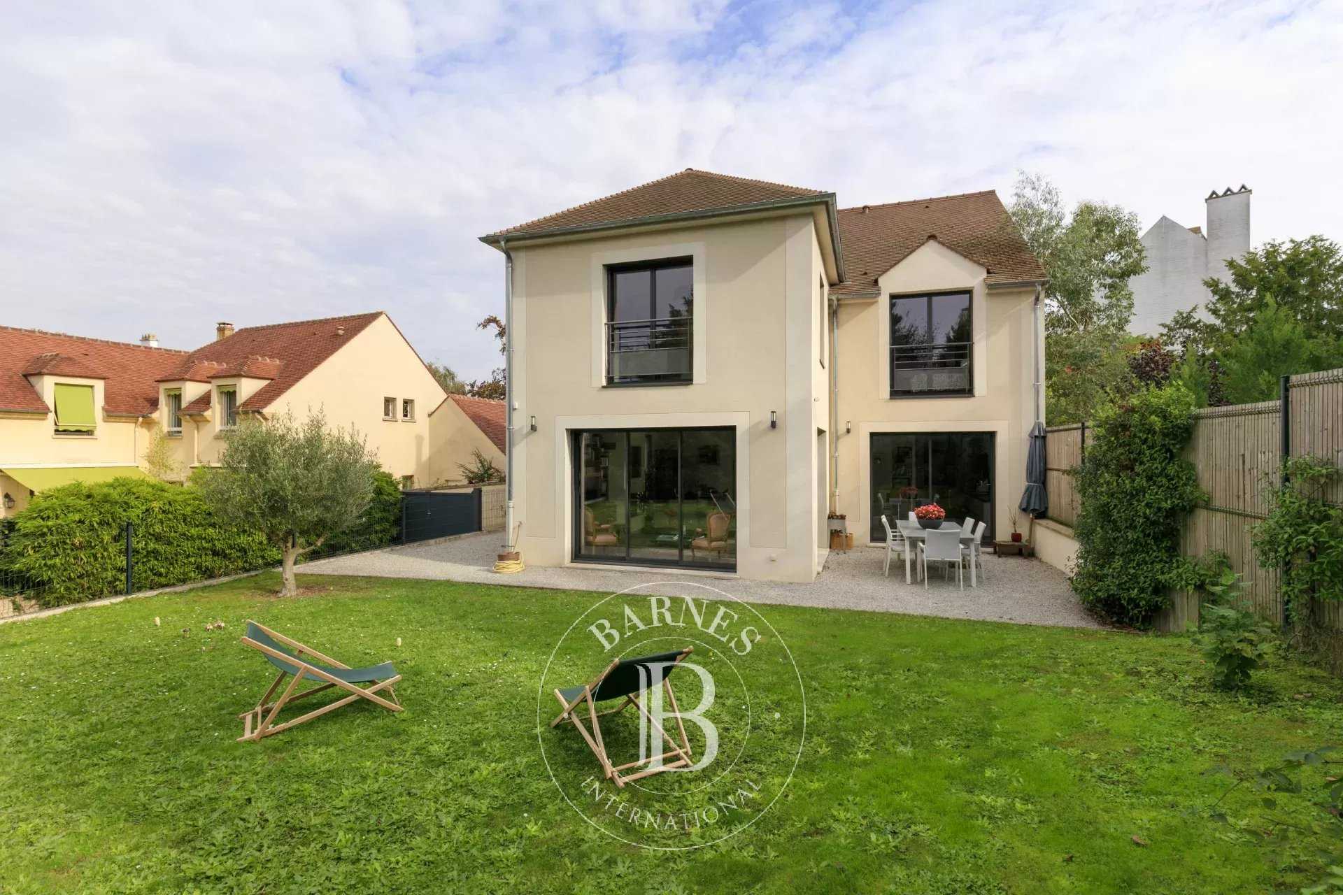 Saint-Germain-en-Laye  - House 5 Bedrooms