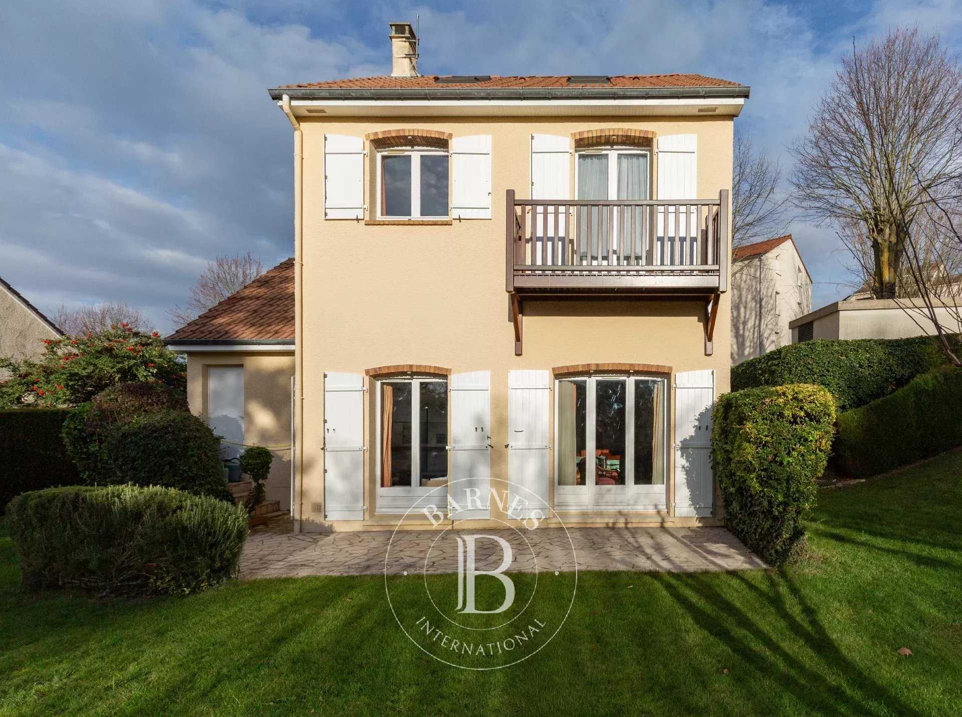 Saint-Germain-en-Laye  - House 5 Bedrooms