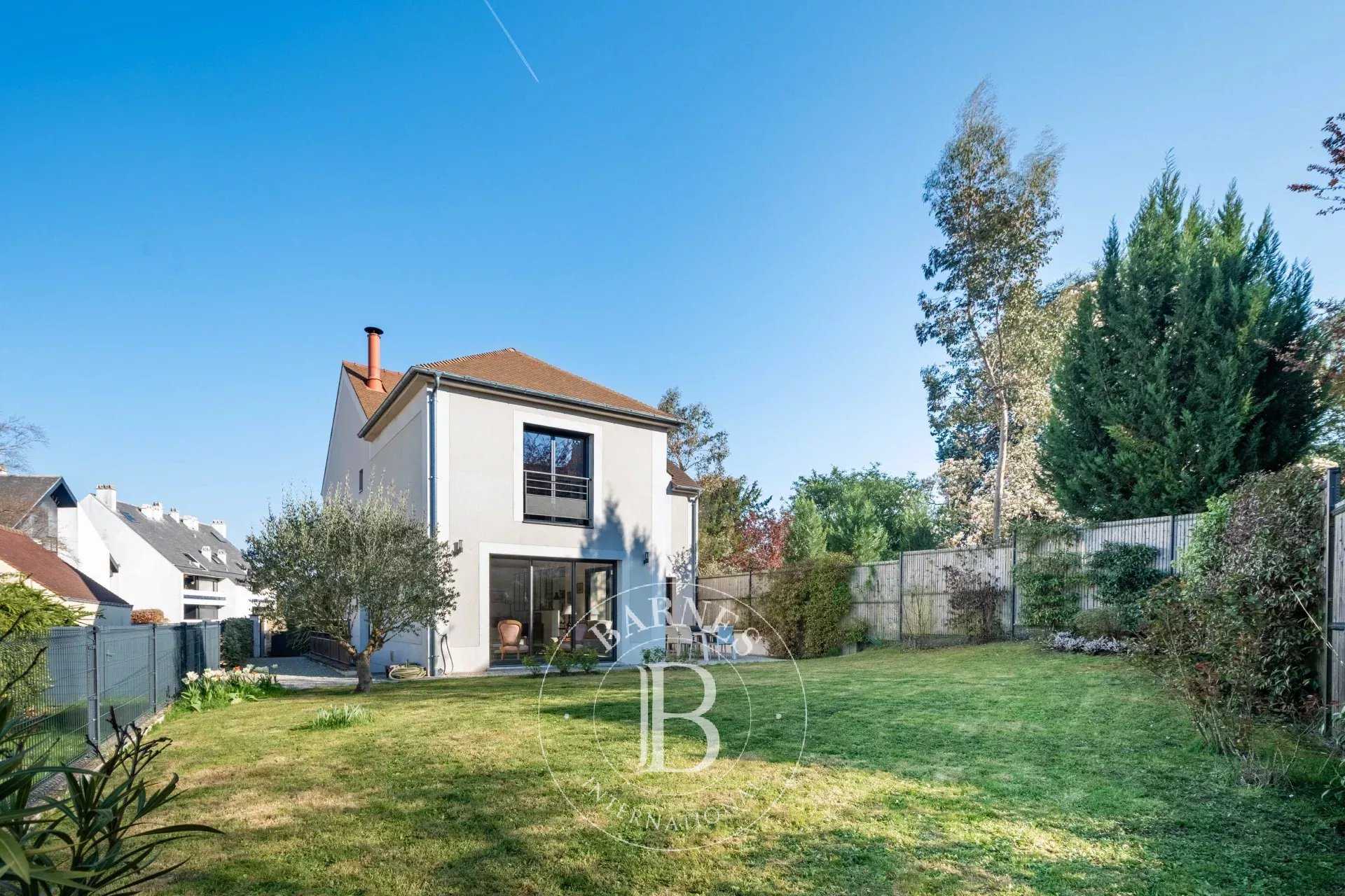 Saint-Germain-en-Laye  - House 4 Bedrooms