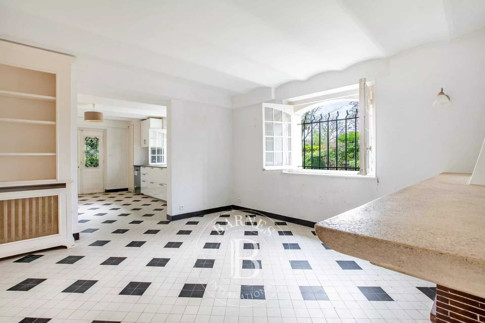 Le Vésinet  - Appartement 5 Pièces 2 Chambres