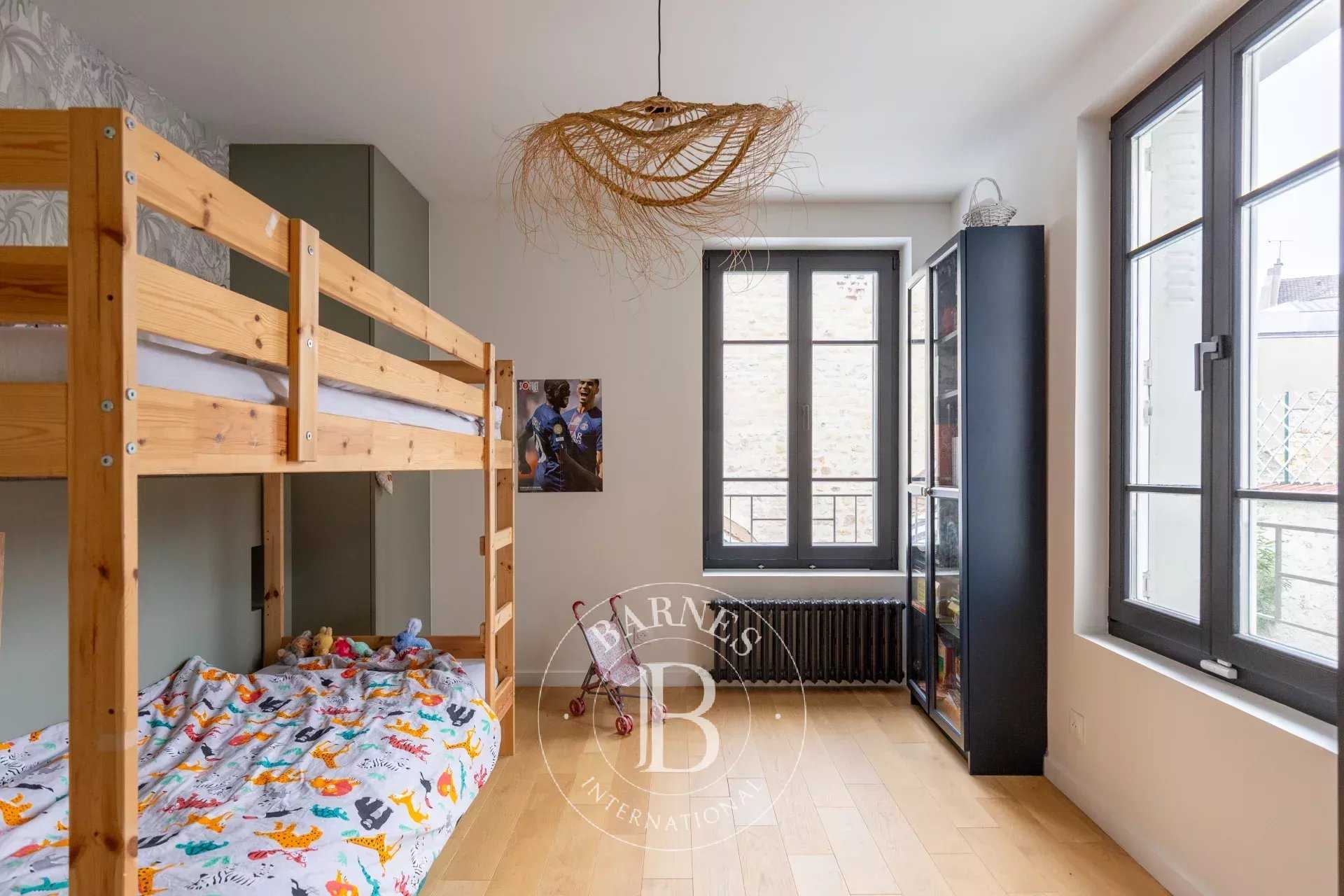 Saint-Germain-en-Laye  - House 6 Bedrooms