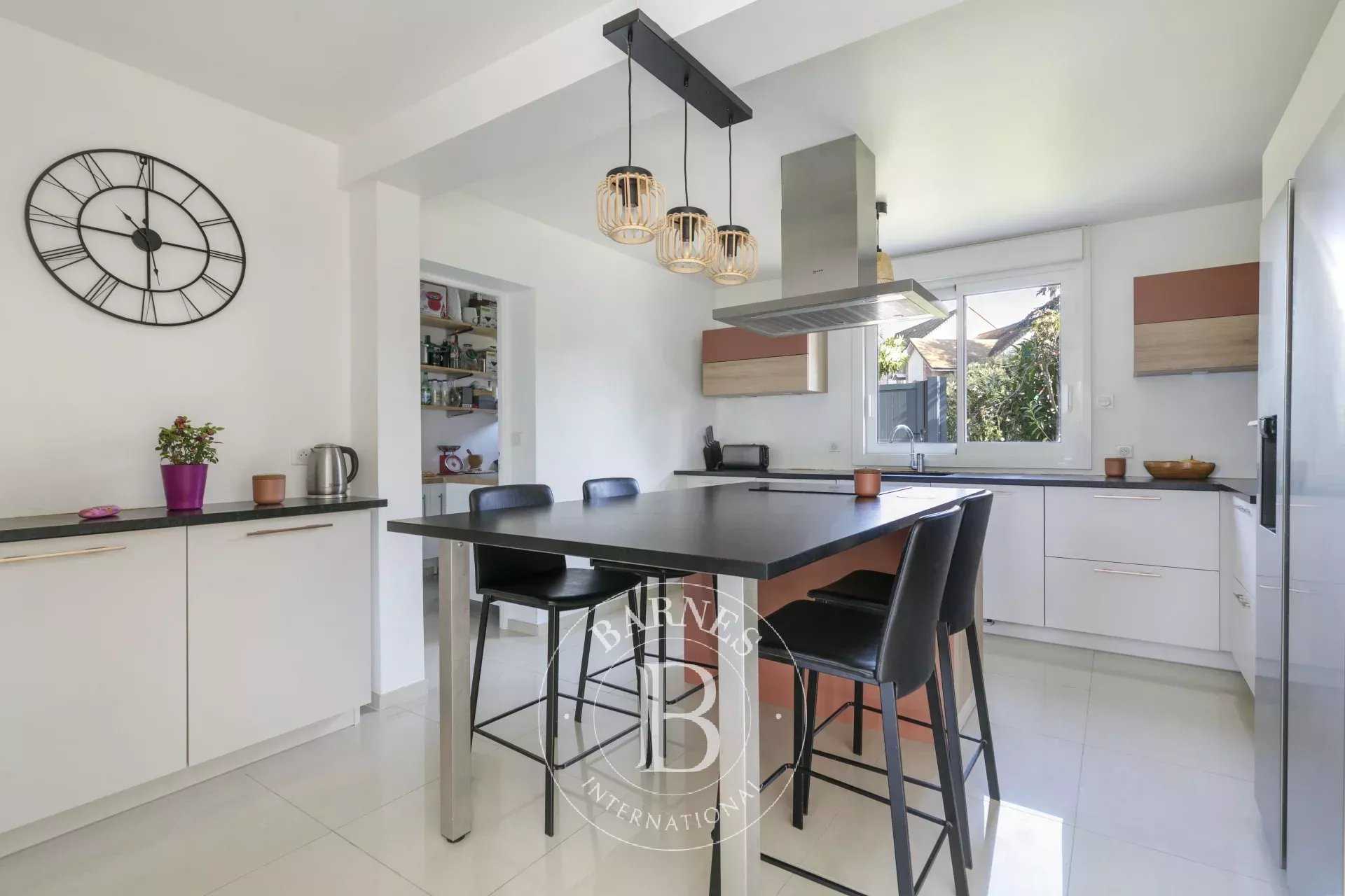 Croissy-sur-Seine  - House 5 Bedrooms