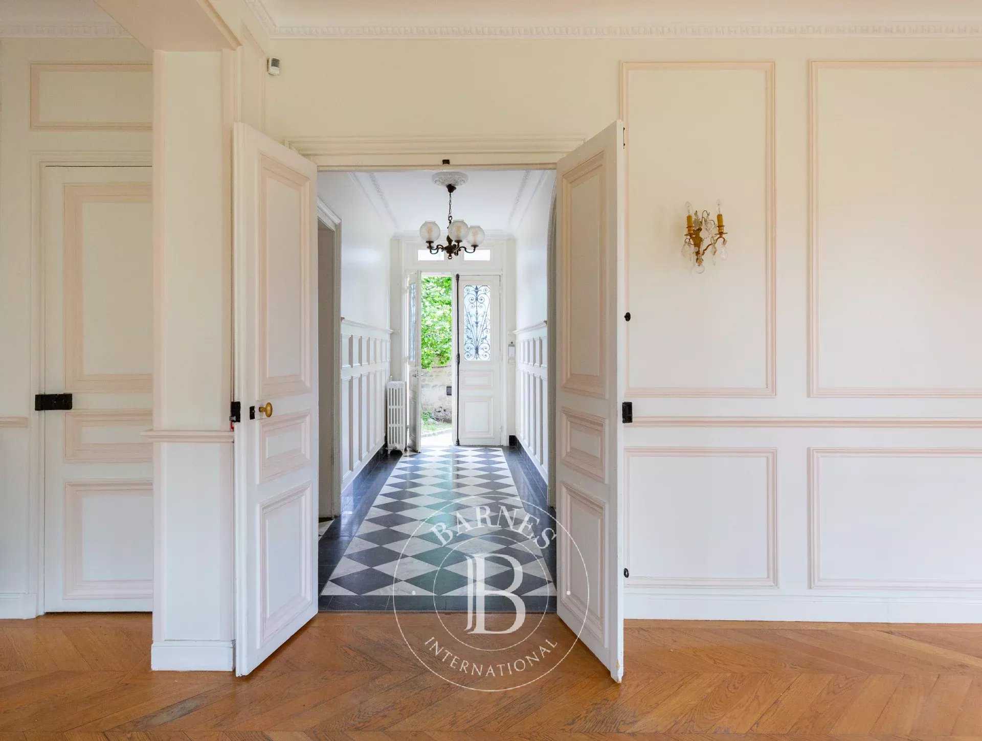Chatou  - Maison 10 Pi&egrave;ces 5 Chambres