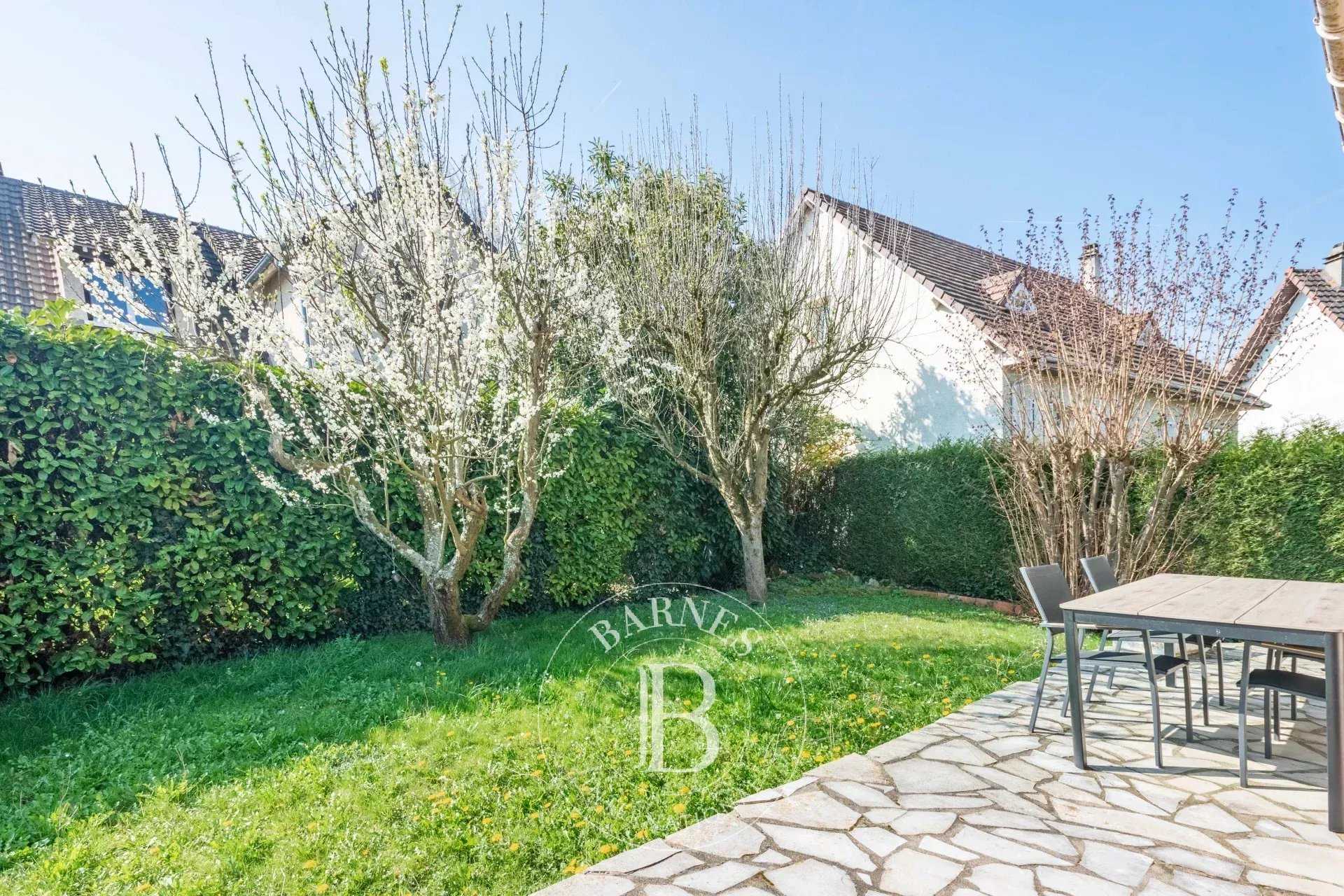 Saint-Germain-en-Laye  - Maison 6 Pi&egrave;ces 4 Chambres