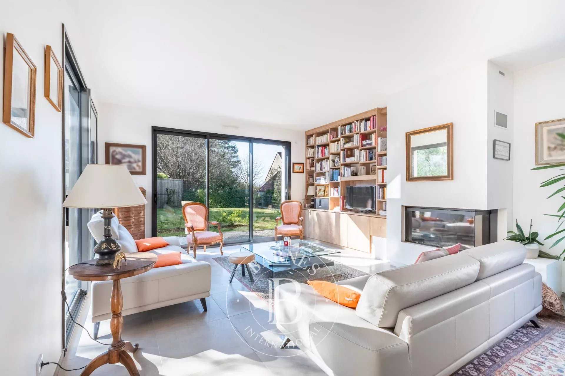 Saint-Germain-en-Laye  - House 4 Bedrooms