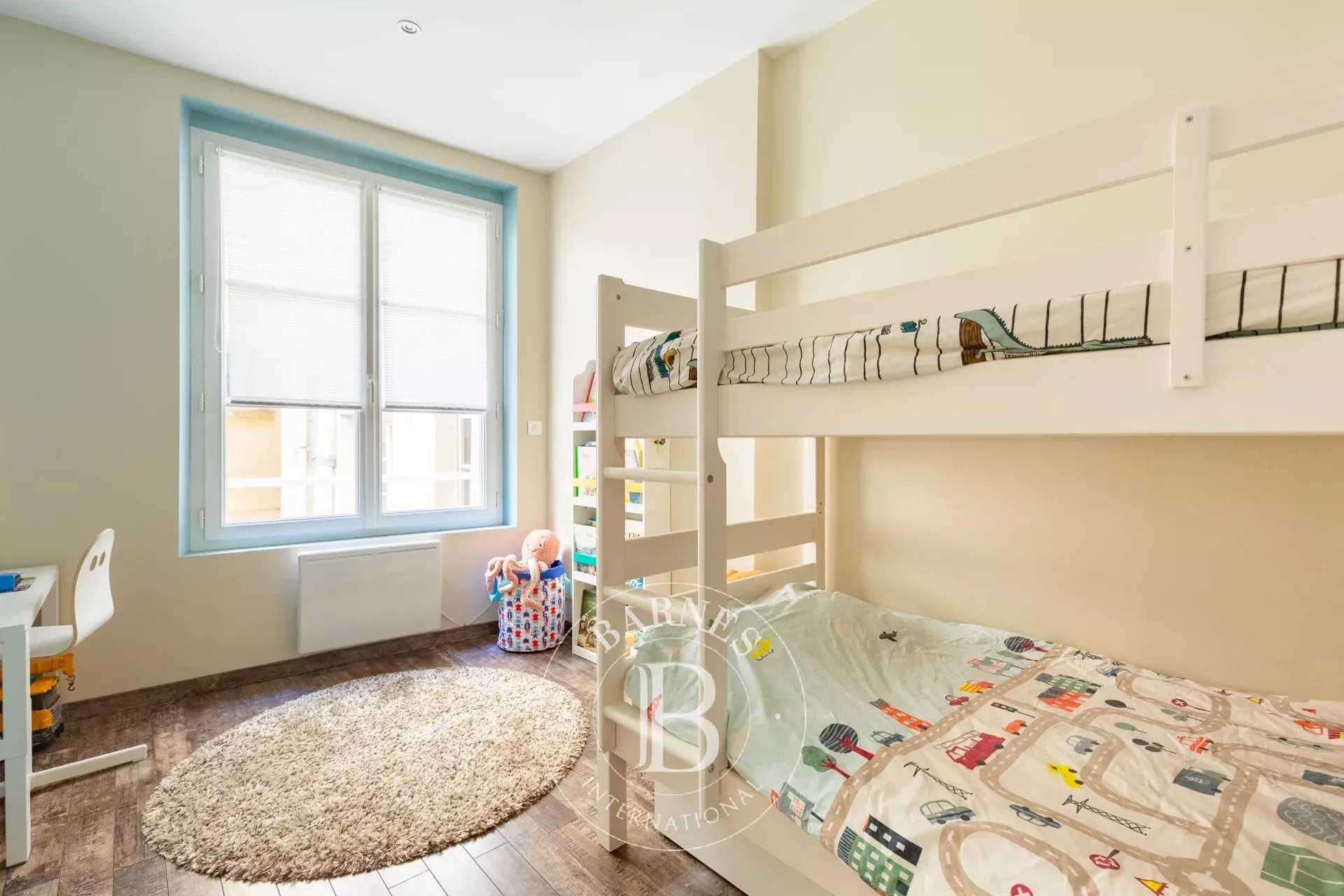 Saint-Germain-en-Laye  - Appartement 5 Pièces 2 Chambres