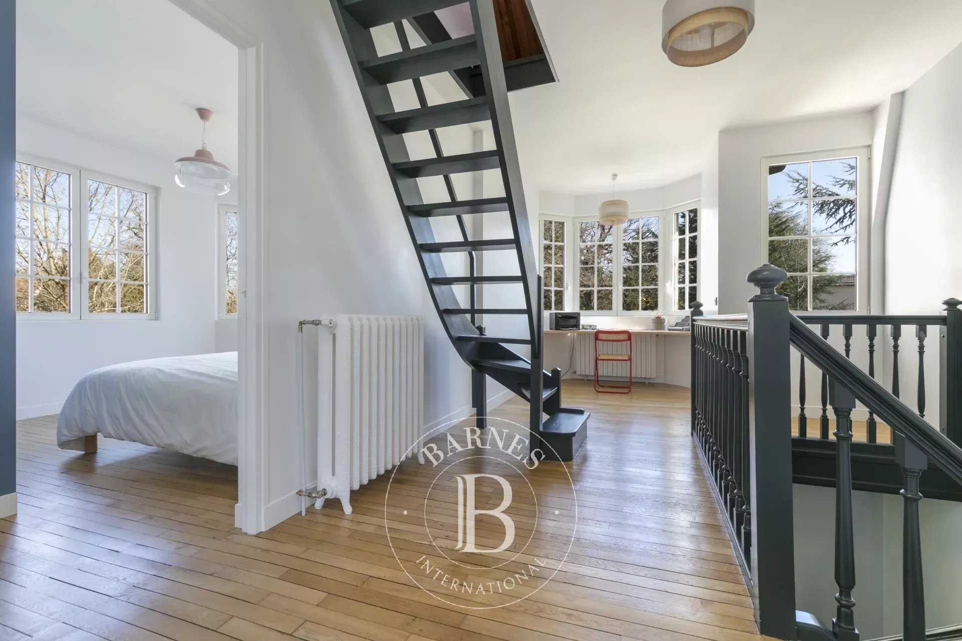 Le Vésinet  - Maison 8 Pi&egrave;ces 3 Chambres