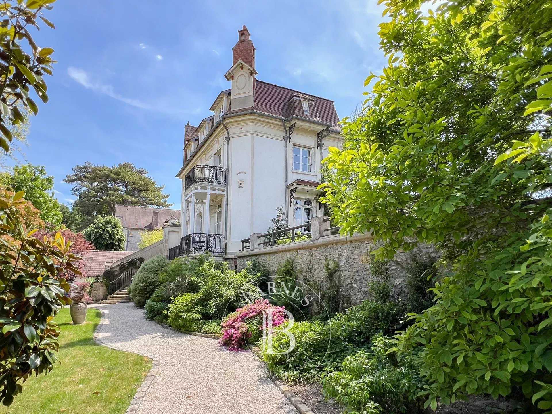 Orgeval  - Maison 10 Pièces 5 Chambres