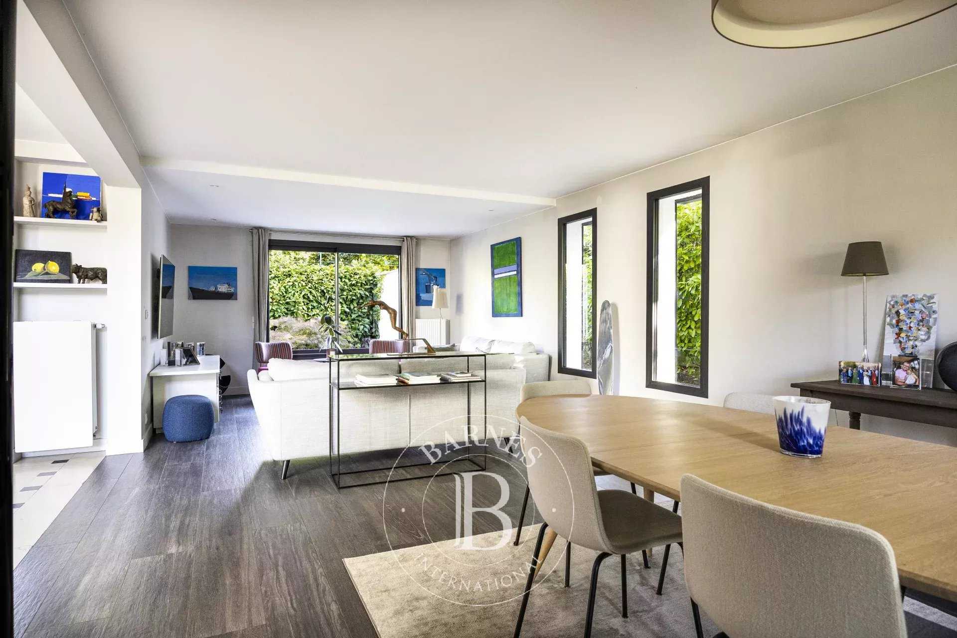 Saint-Germain-en-Laye  - House 5 Bedrooms