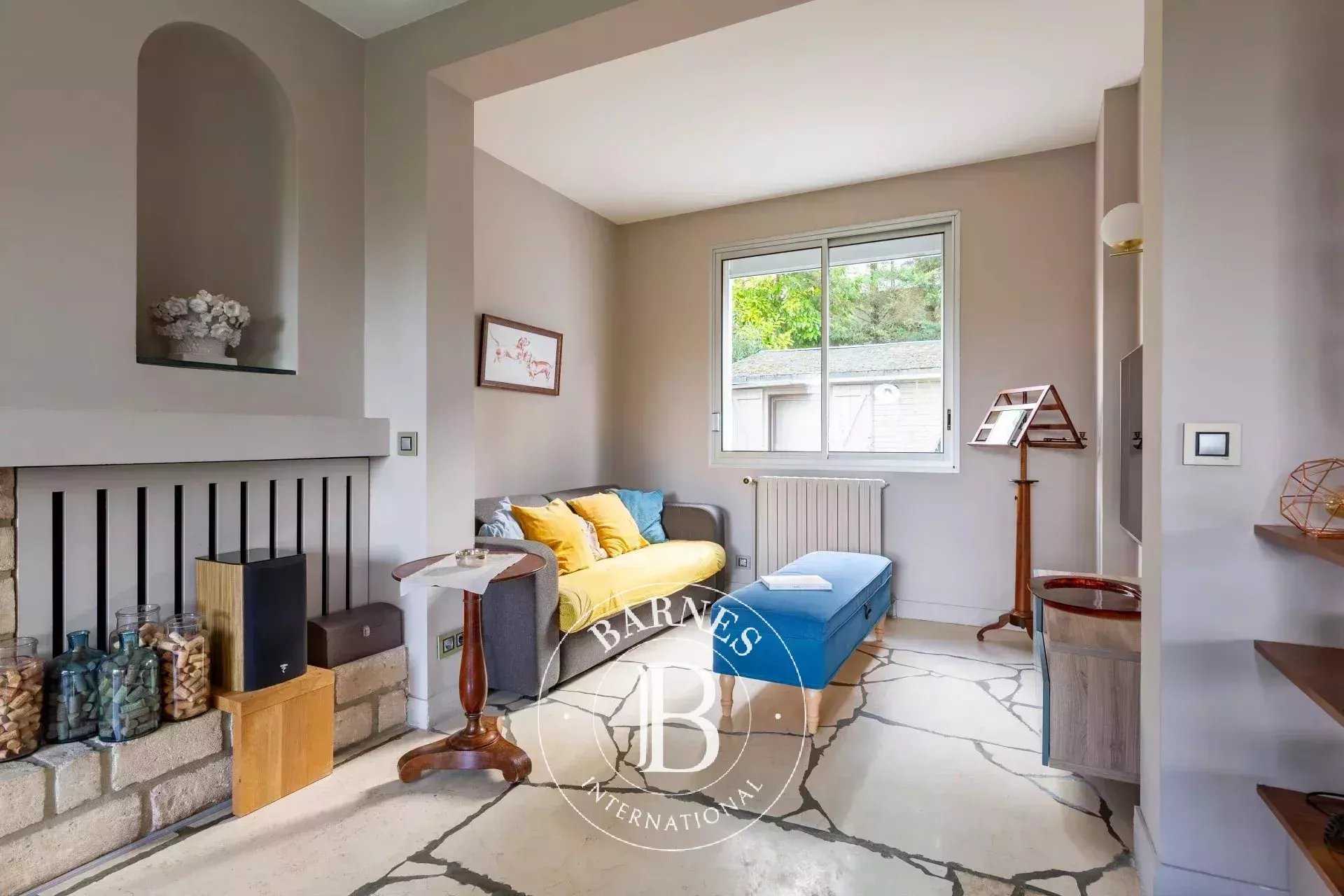 Le Pecq  - Property 4 Bedrooms