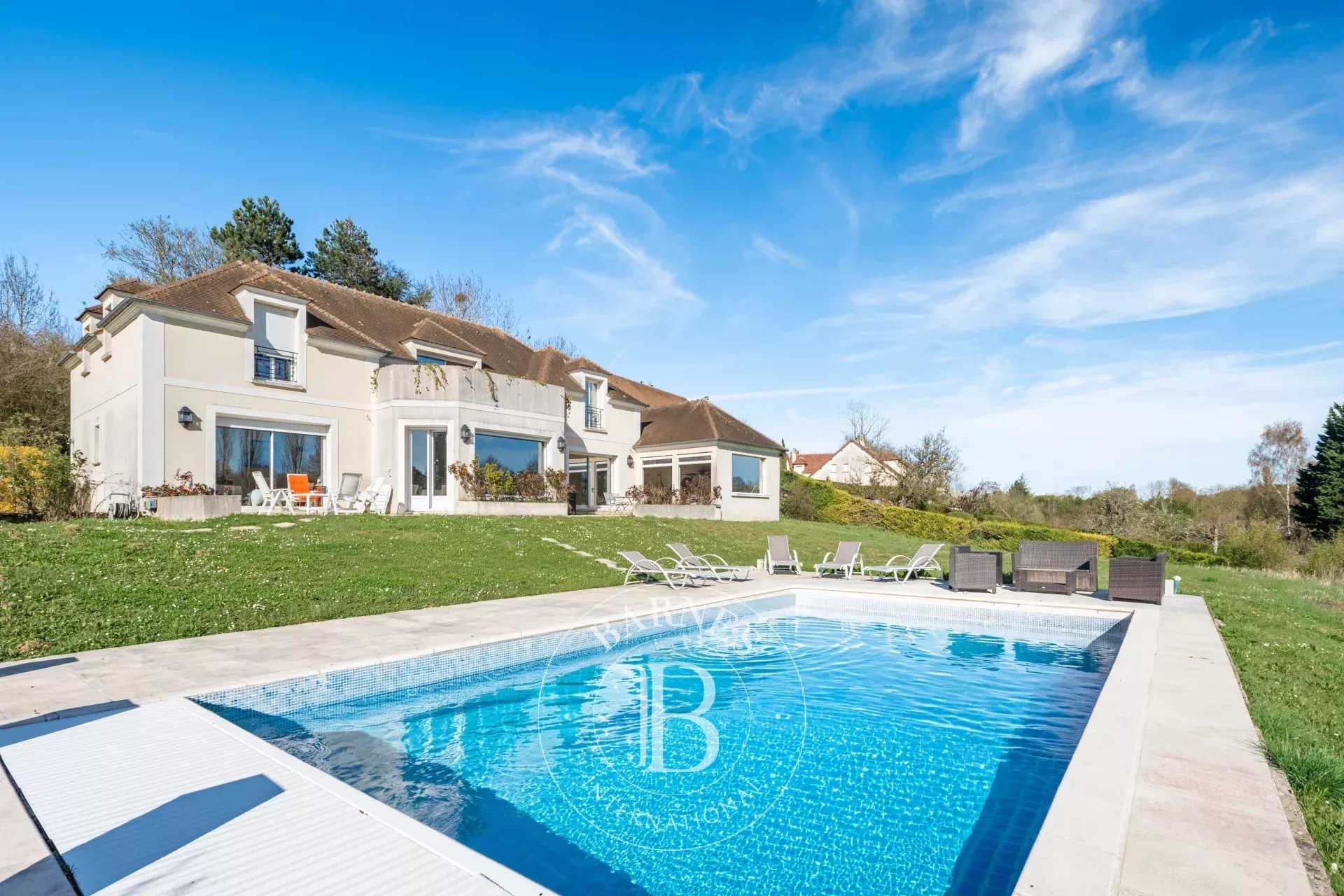 Chambourcy  - Maison 8 Pi&egrave;ces 5 Chambres