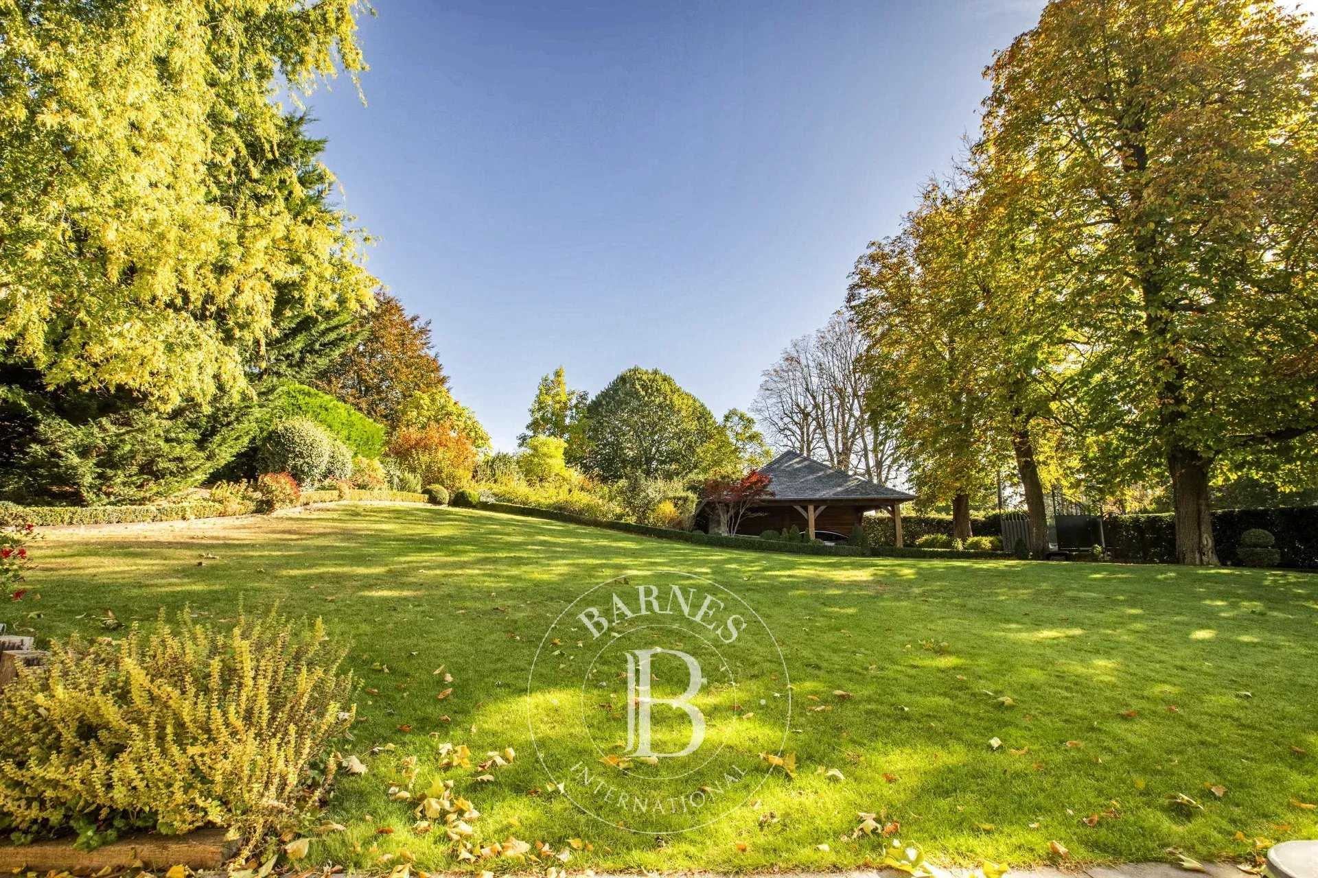 Le Vésinet  - Maison 8 Pi&egrave;ces 5 Chambres