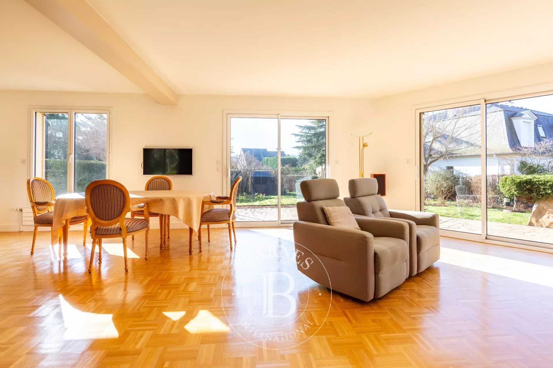 Croissy-sur-Seine  - Maison 8 Pièces 5 Chambres
