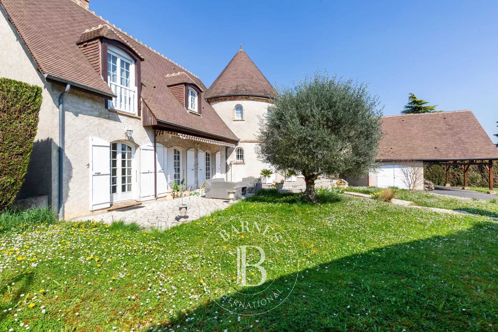 Orgeval  - House 5 Bedrooms