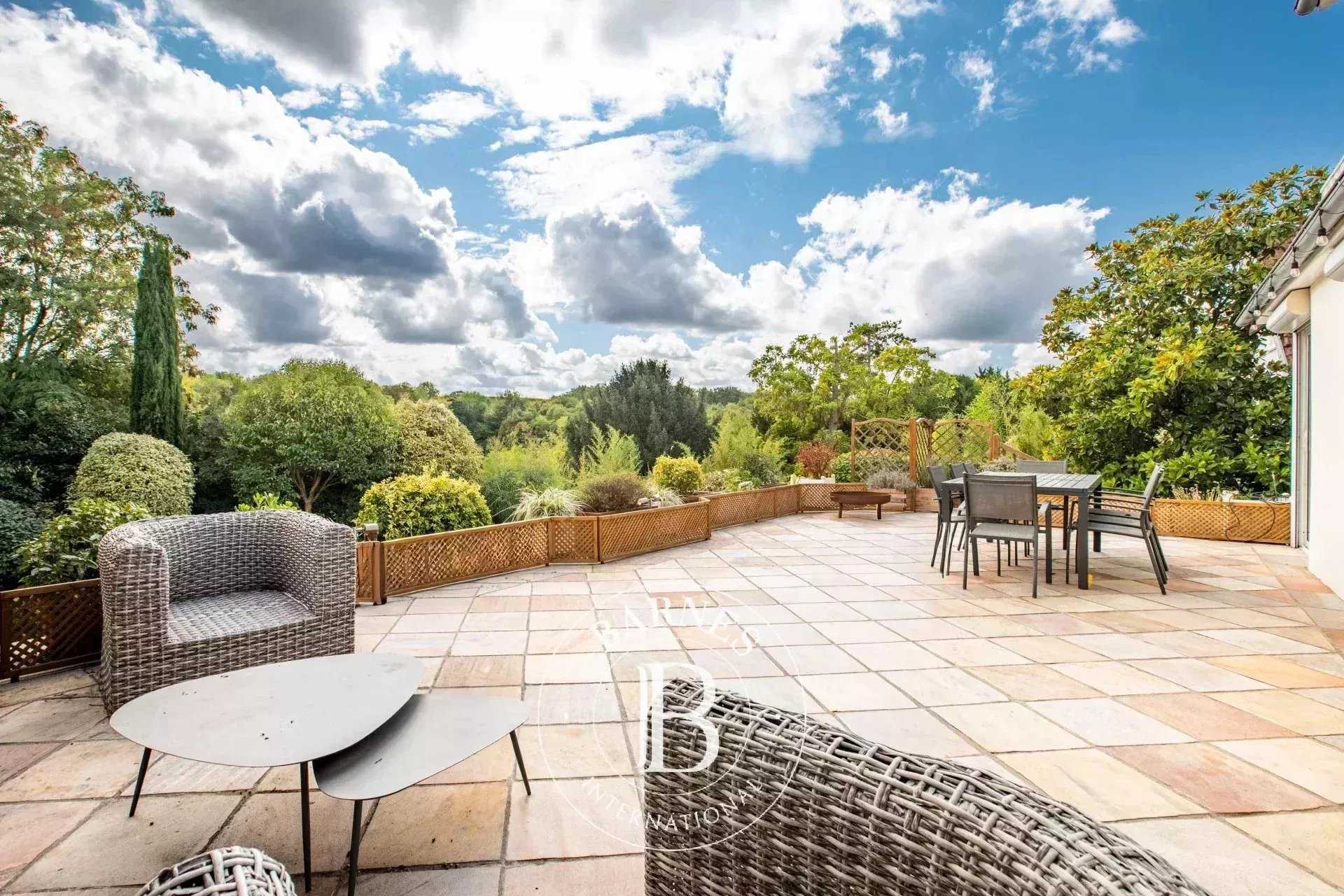 Saint-Germain-en-Laye  - House 7 Bedrooms