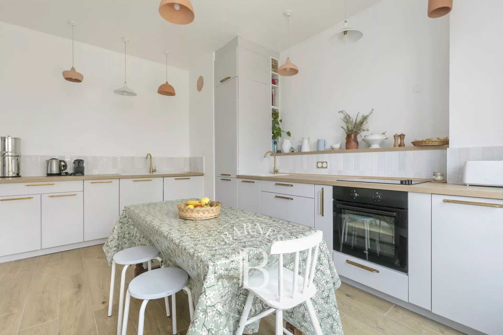 Chatou  - Maison 8 Pièces 6 Chambres
