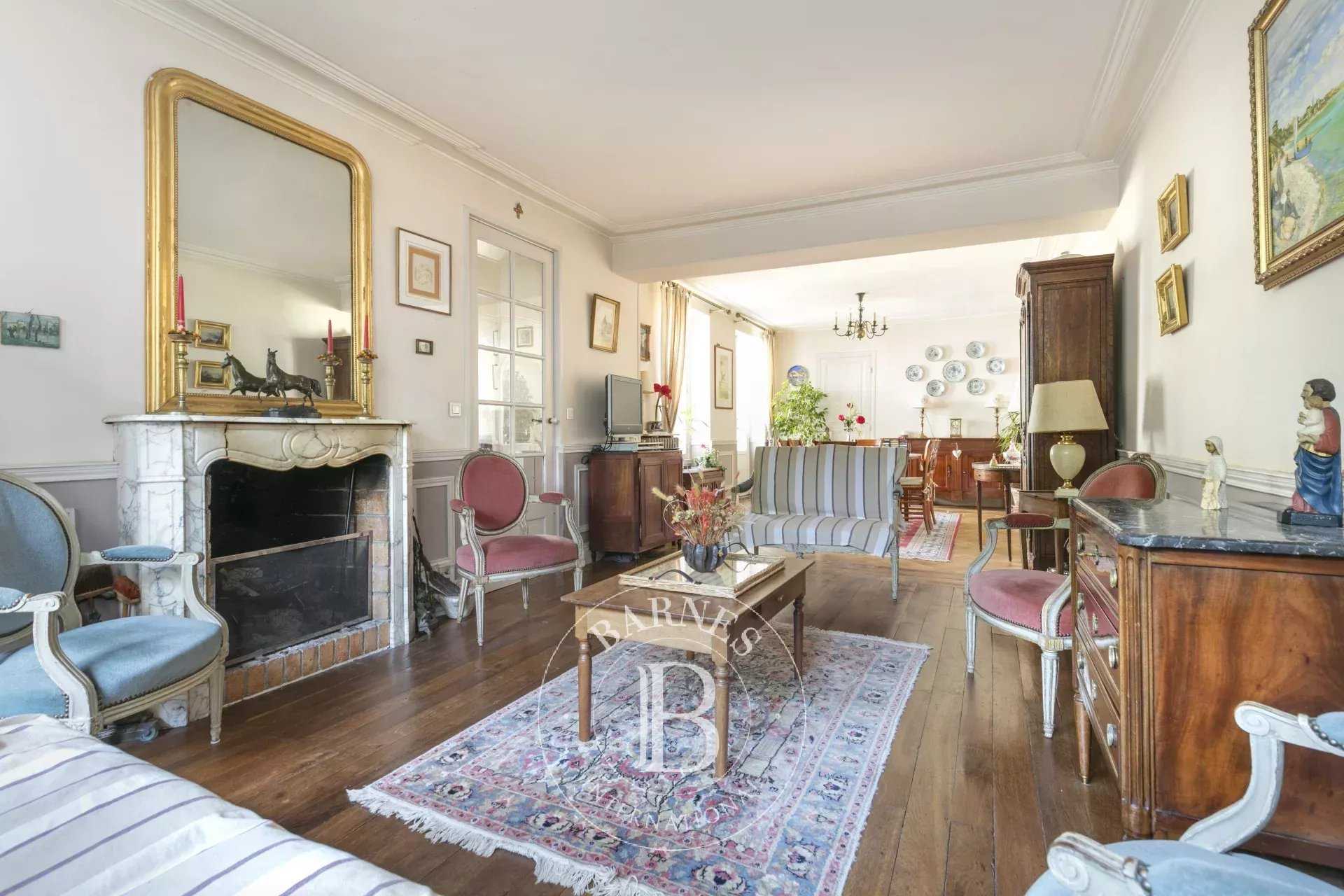 Croissy-sur-Seine  - Maison de ville 7 Pièces 5 Chambres