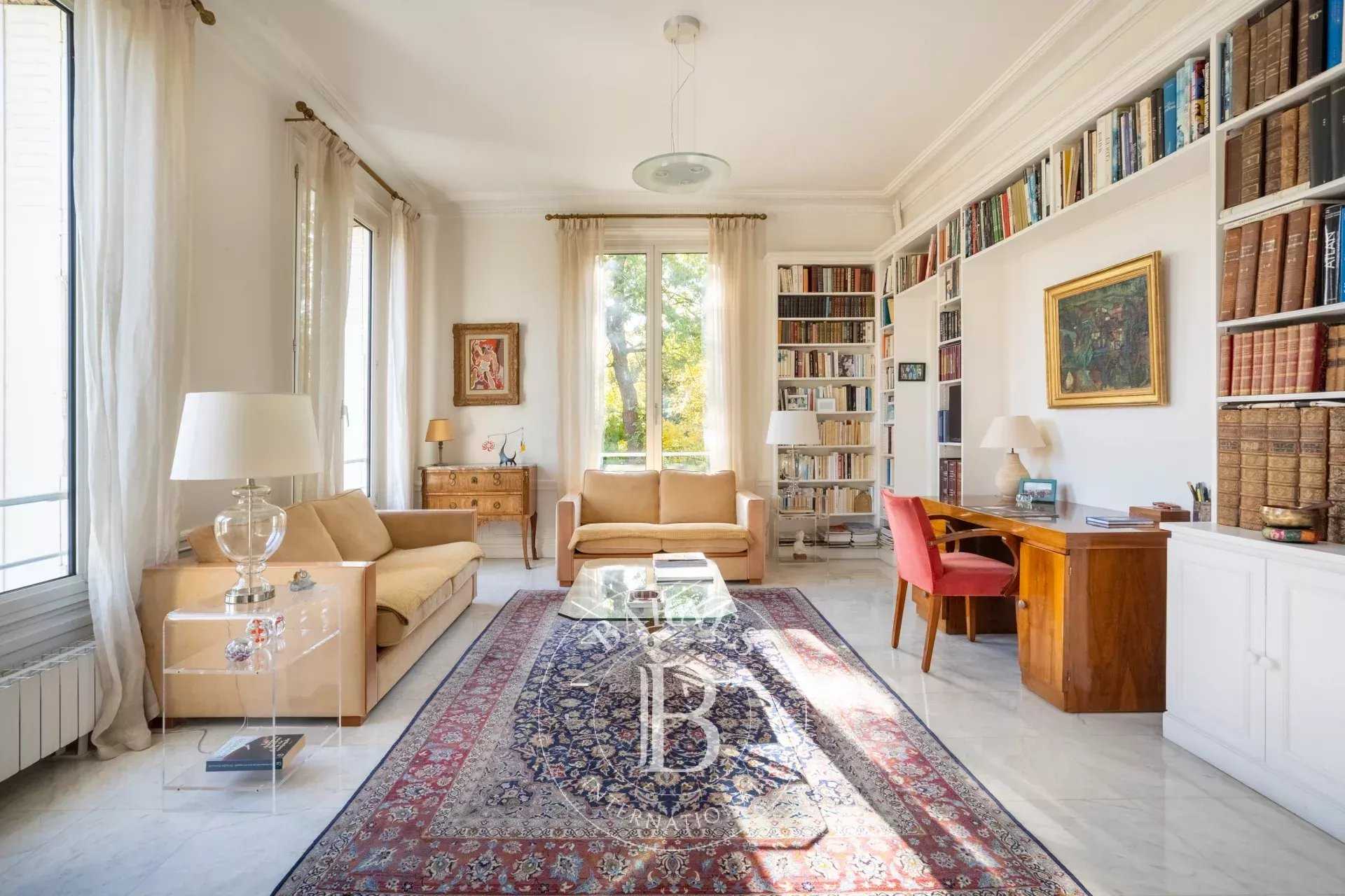 Le Vésinet  - Maison 11 Pièces 7 Chambres