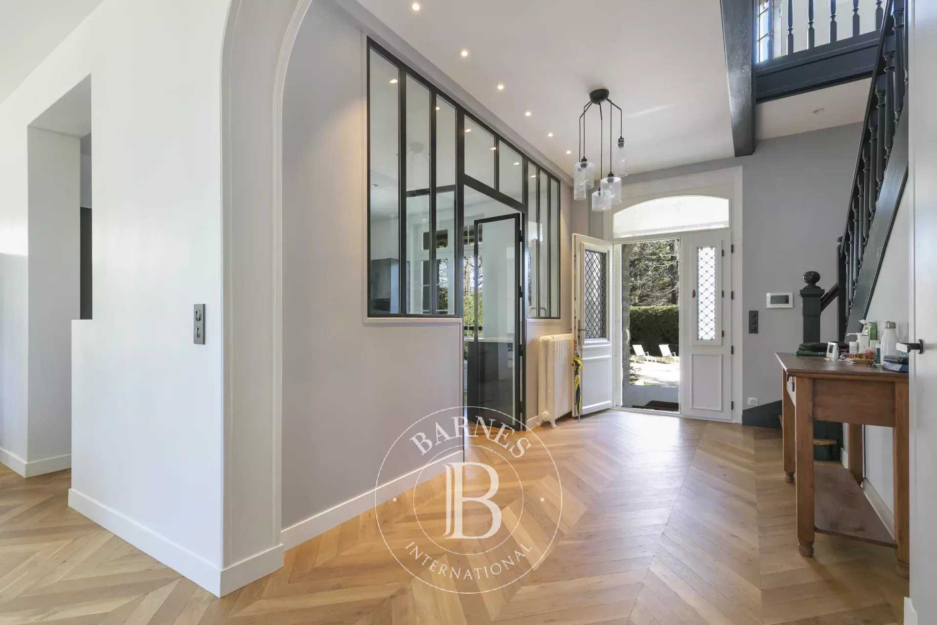 Le Vésinet  - Maison 8 Pi&egrave;ces 3 Chambres