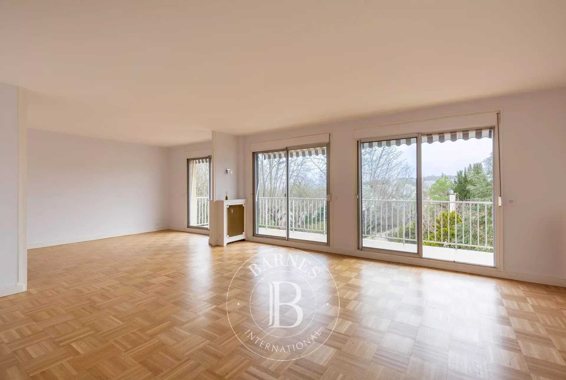 Saint-Germain-en-Laye  - Apartment 4 Bedrooms