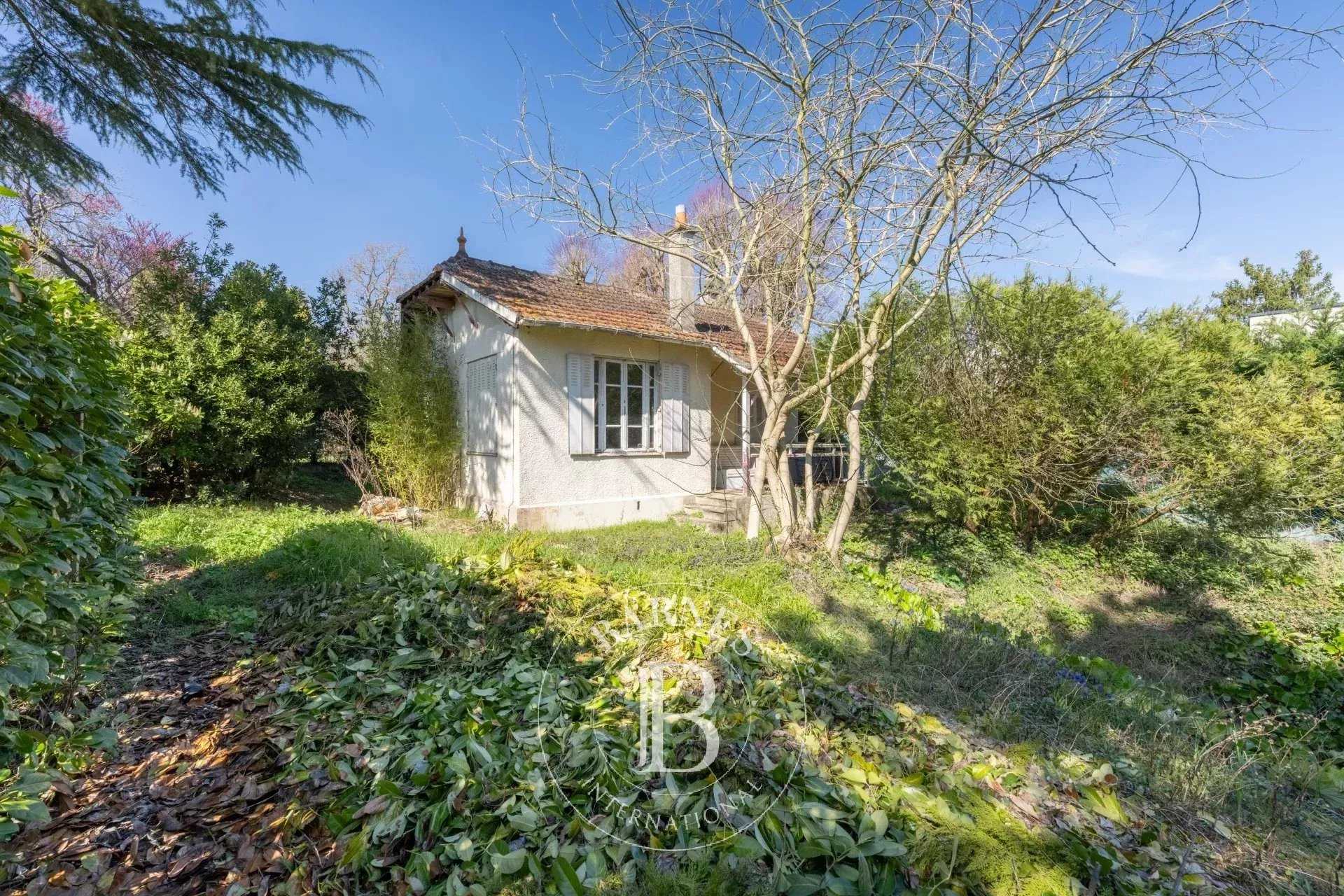 Saint-Germain-en-Laye  - Terrain constructible 