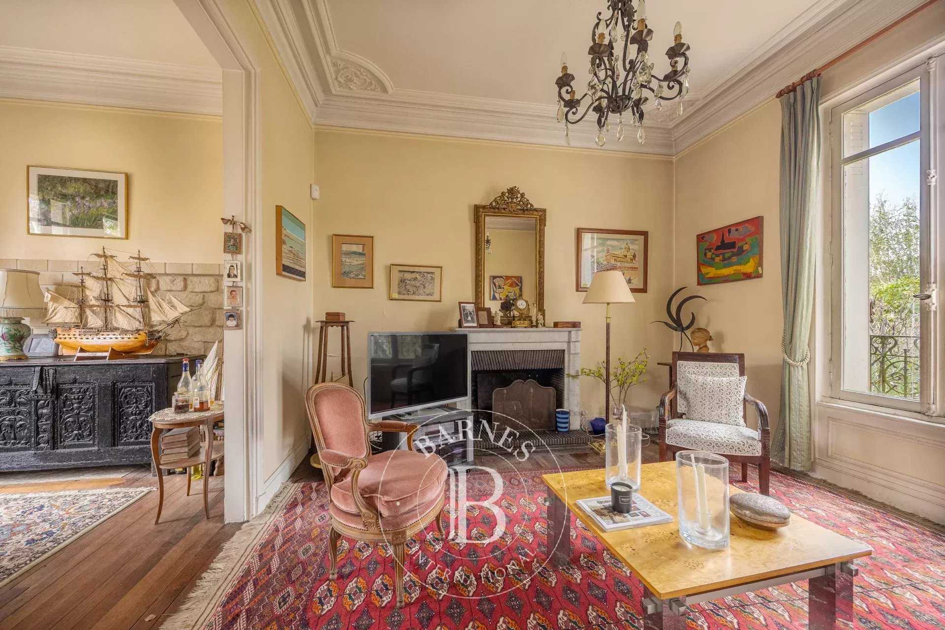 Chatou  - Maison 8 Pi&egrave;ces 5 Chambres