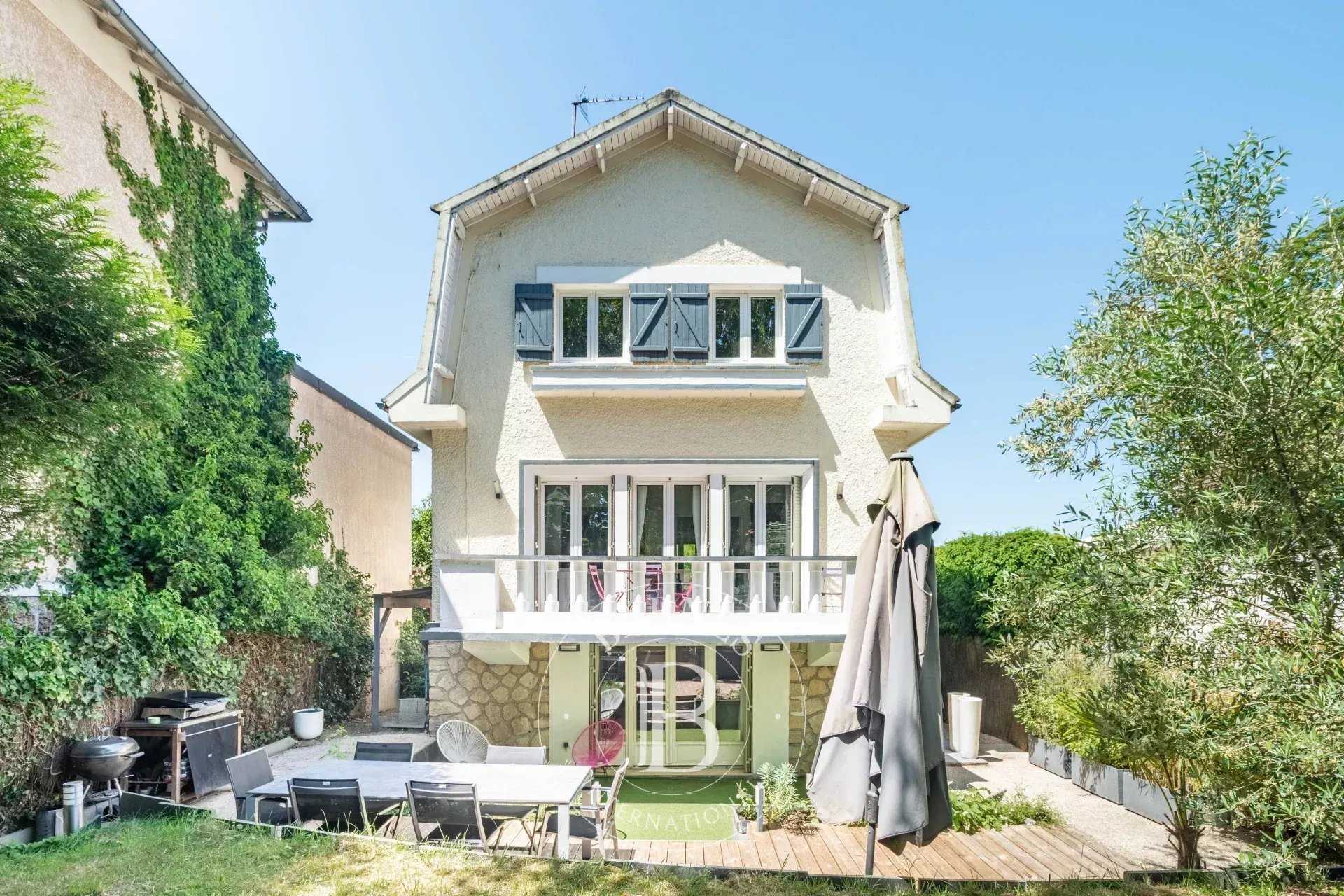 Le Pecq  - Maison 6 Pi&egrave;ces 4 Chambres