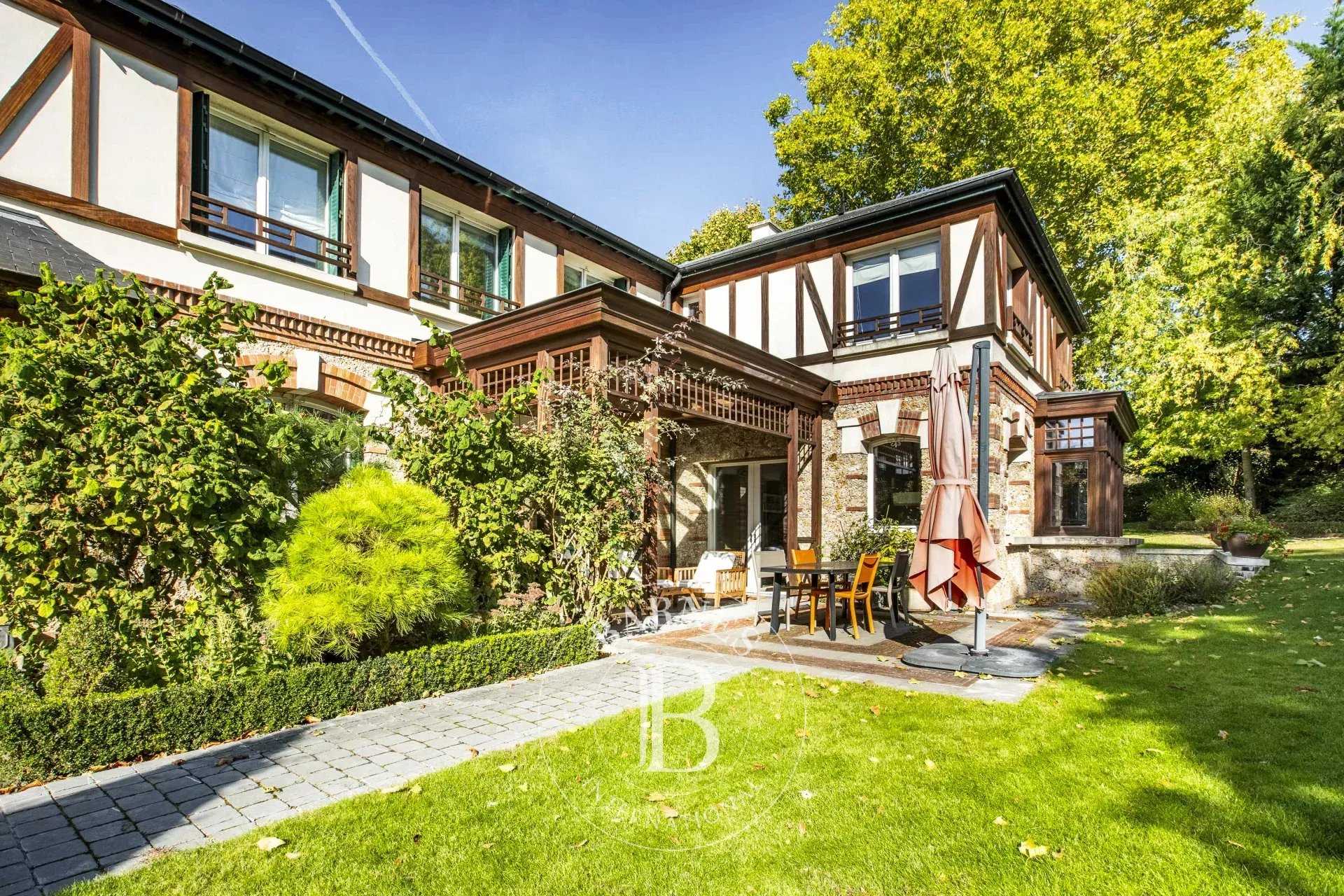 Le Vésinet  - Maison 8 Pi&egrave;ces 5 Chambres