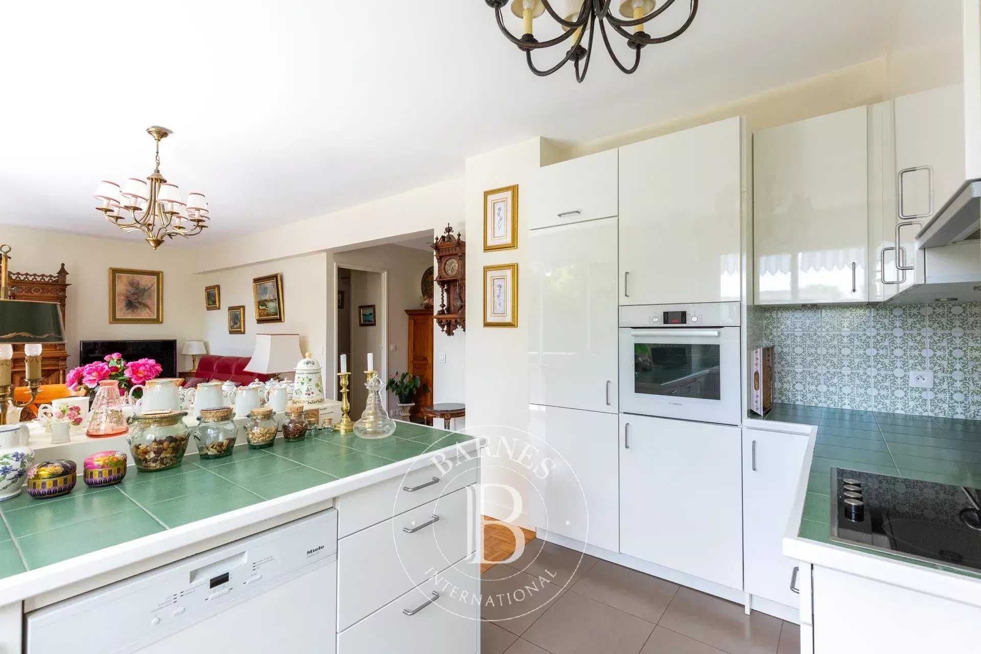 Saint-Germain-en-Laye  - Appartement 5 Pi&egrave;ces 2 Chambres