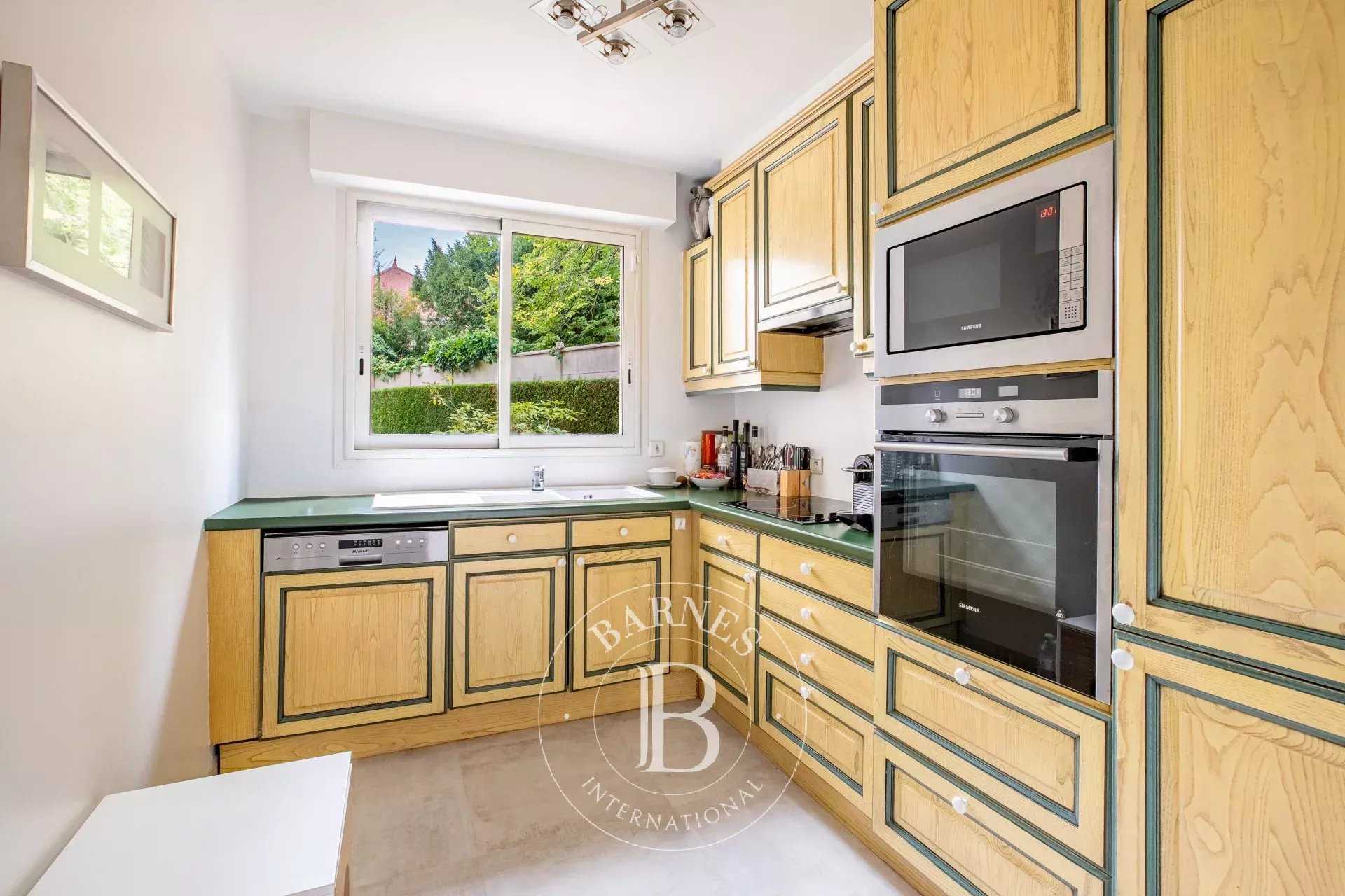 Saint-Germain-en-Laye  - Apartment 2 Bedrooms