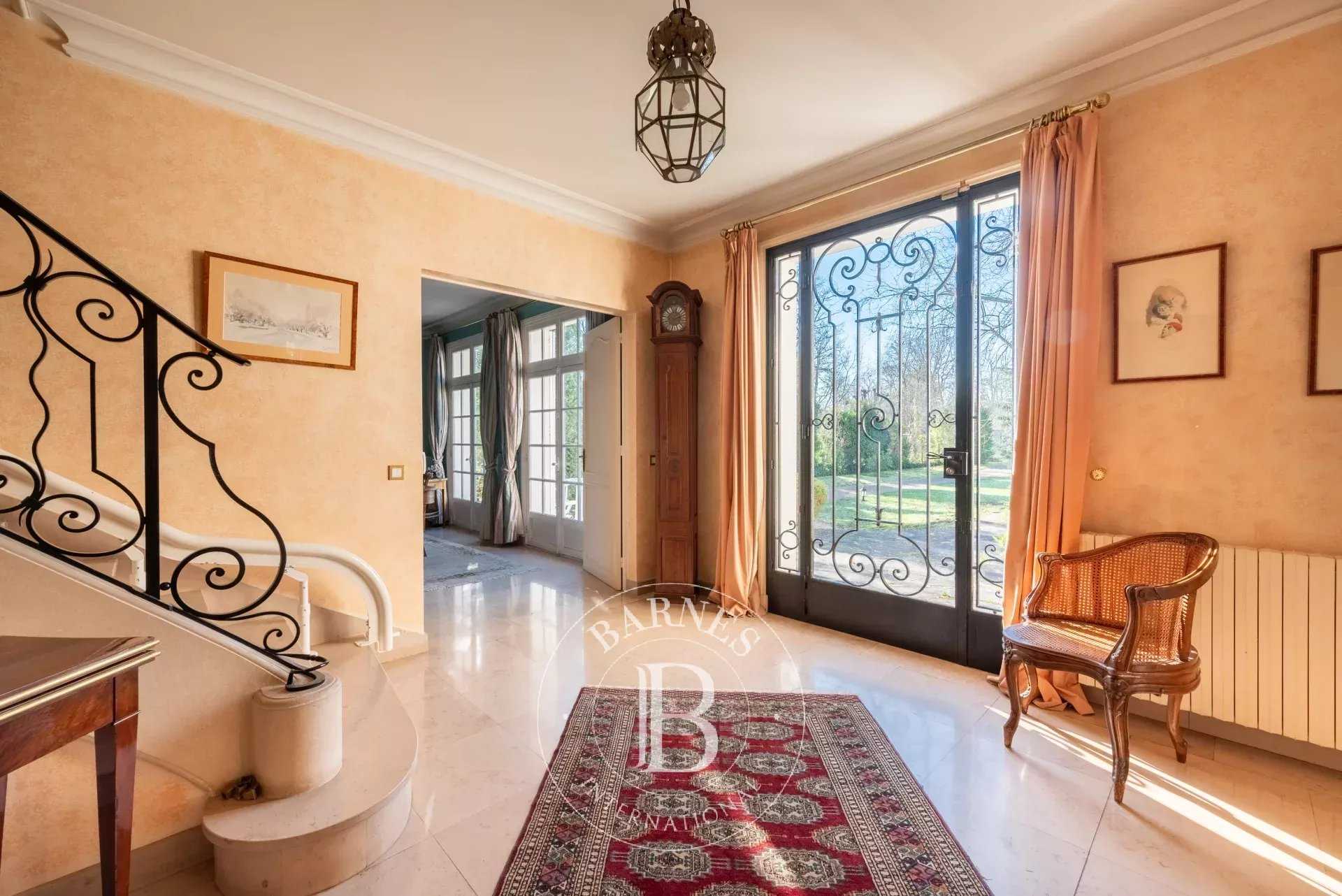 Le Vésinet  - Maison 10 Pièces 7 Chambres
