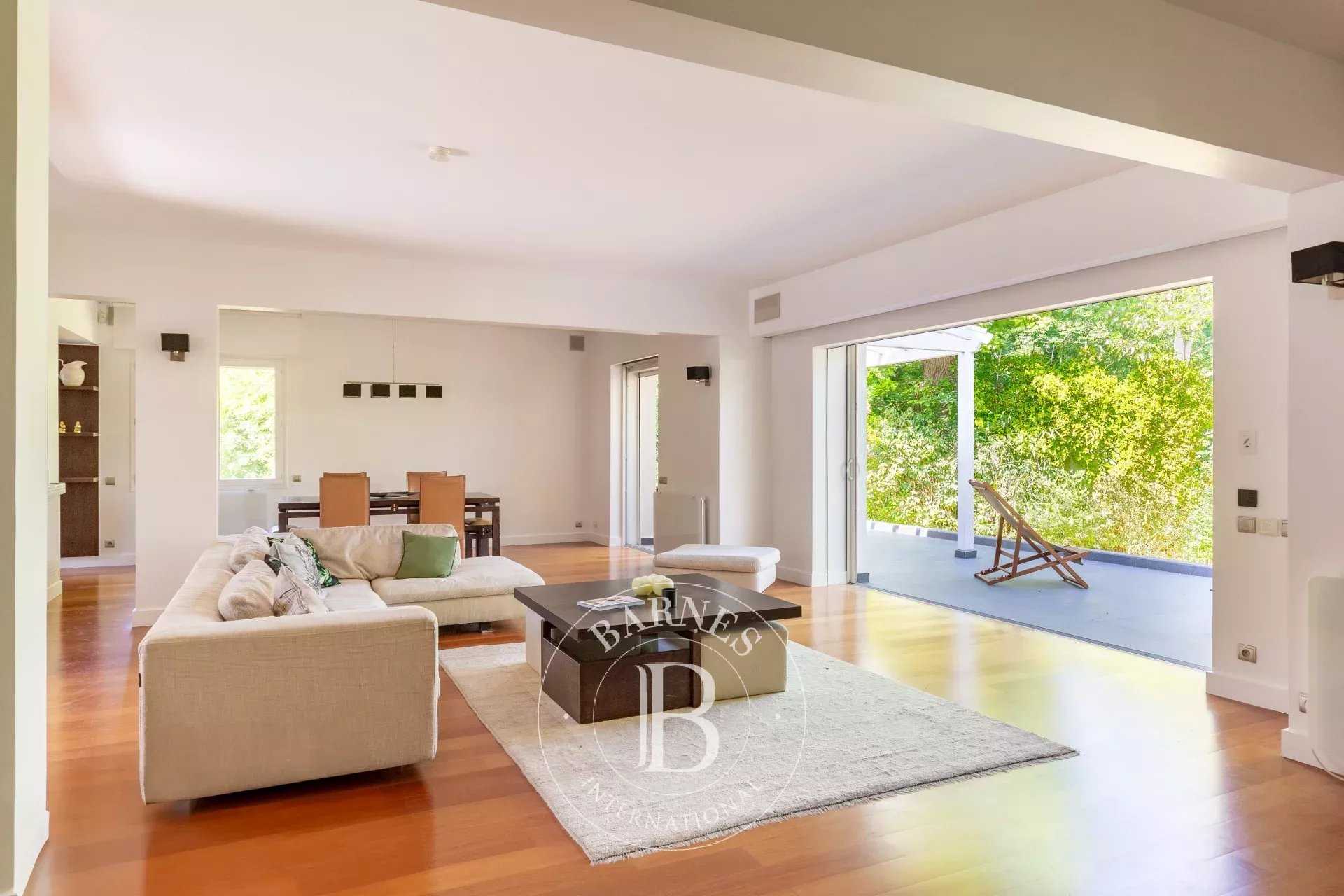 Le Vésinet  - Maison 7 Pièces 3 Chambres