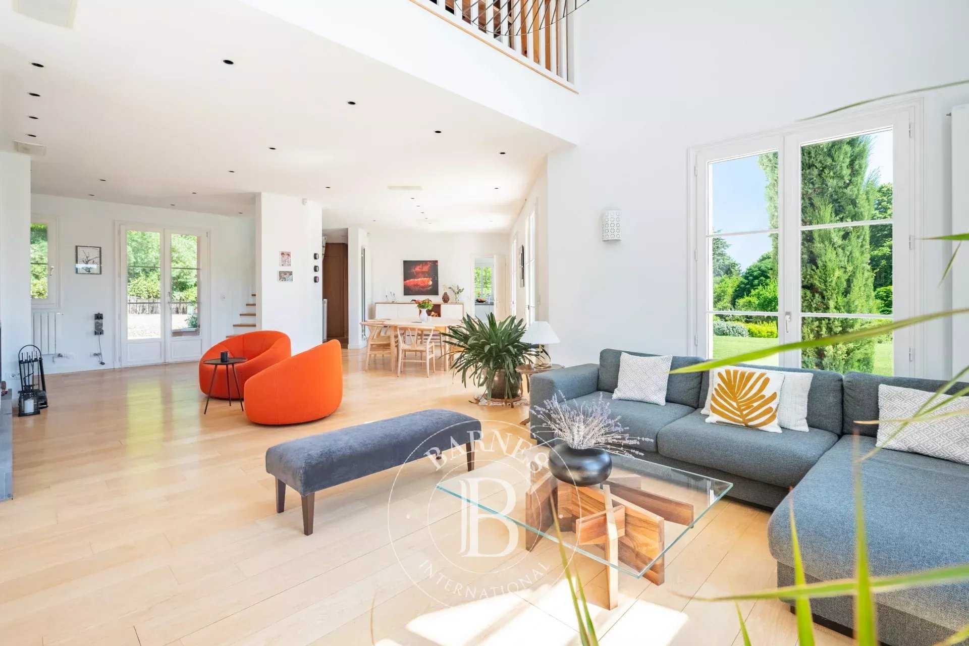 Saint-Germain-en-Laye  - House 5 Bedrooms